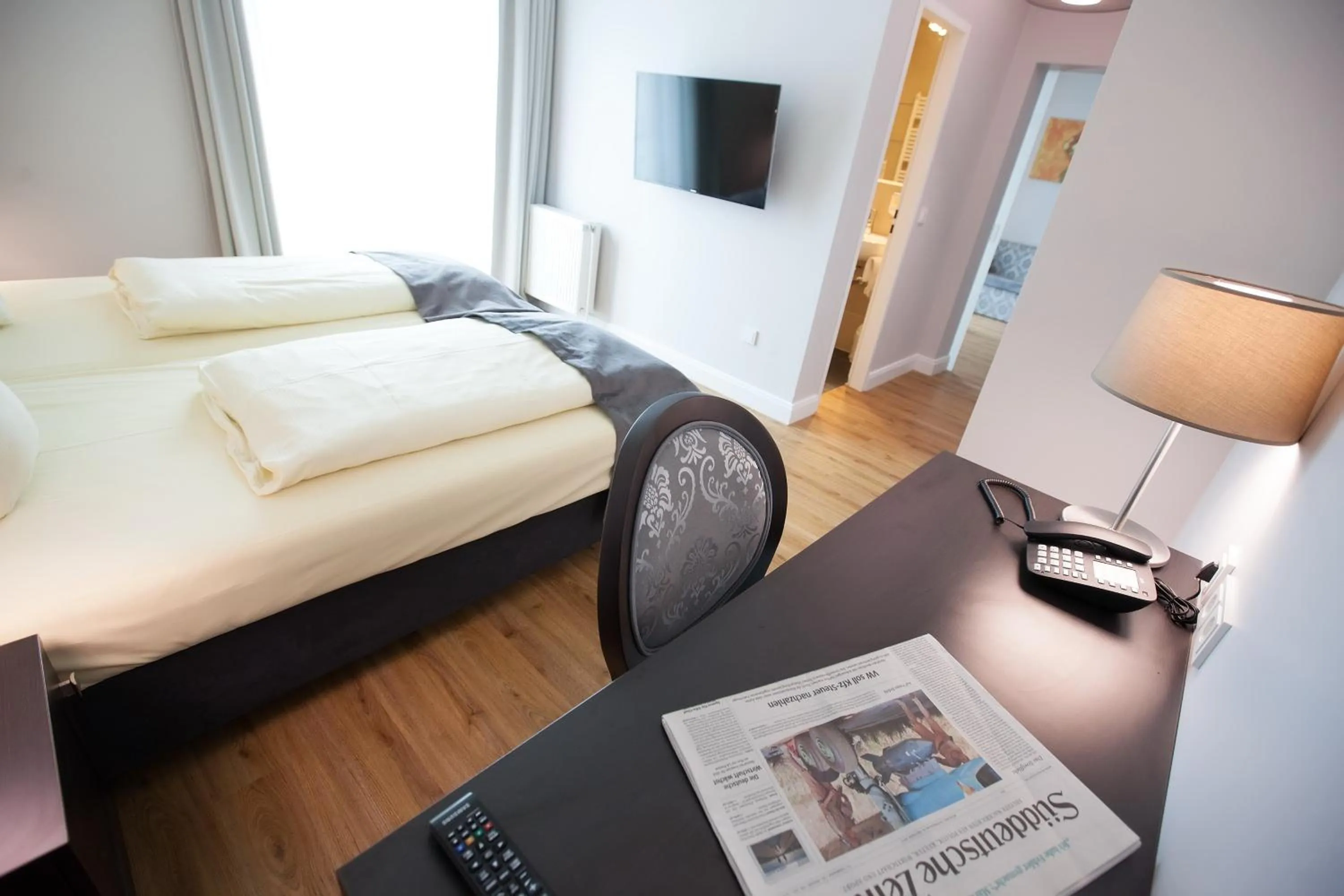 Day, Bed in Hotel Rheinischer Hof Bad Soden