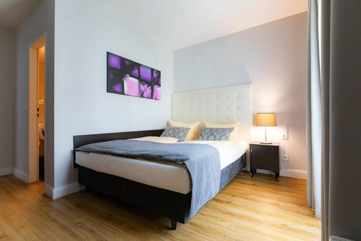 Property building, Bed in Hotel Rheinischer Hof Bad Soden