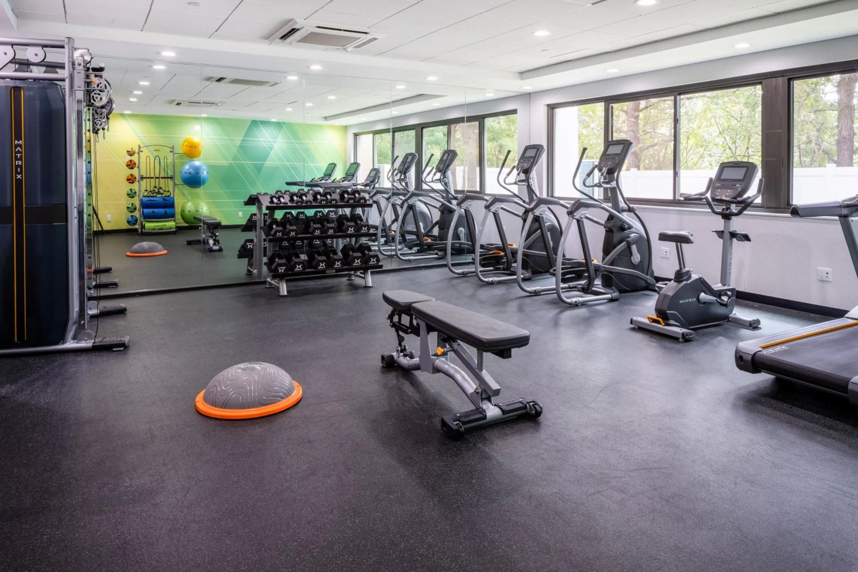 Fitness centre/facilities in Holiday Inn - Long Island - ISLIP Arpt East by IHG