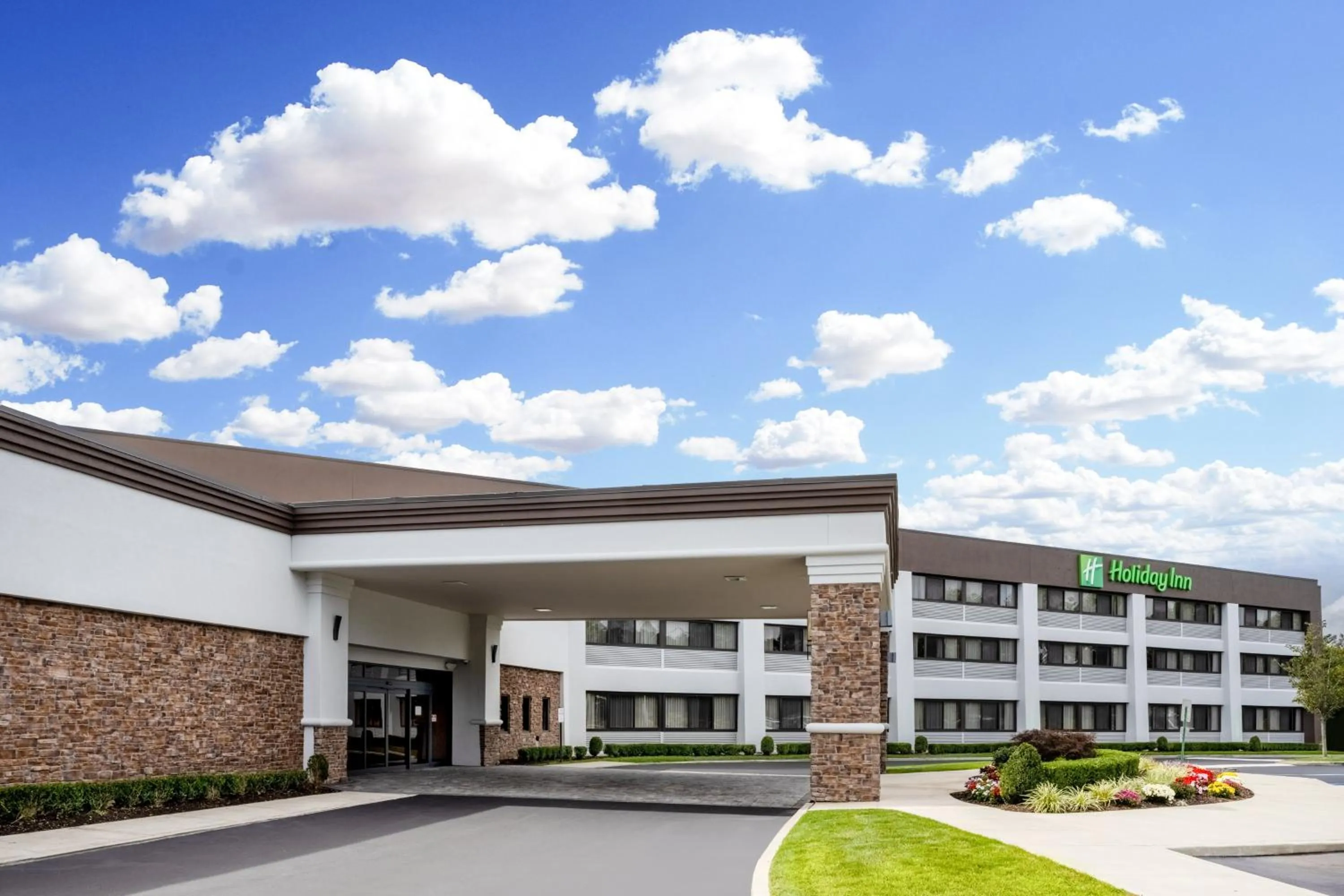 Property building in Holiday Inn - Long Island - ISLIP Arpt East by IHG