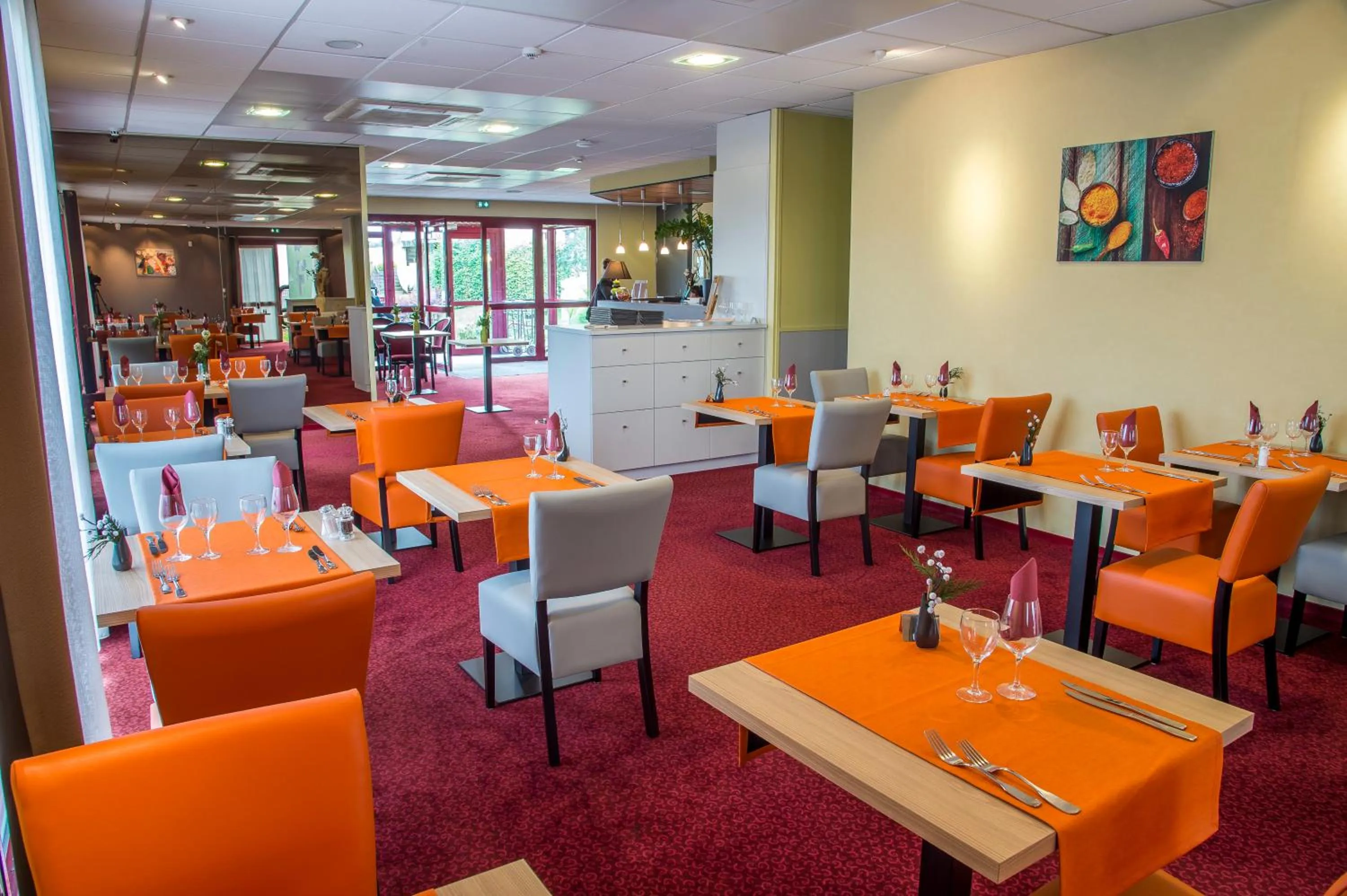 Restaurant/places to eat in Hôtel de l'Isle - L'Isle d'Abeau