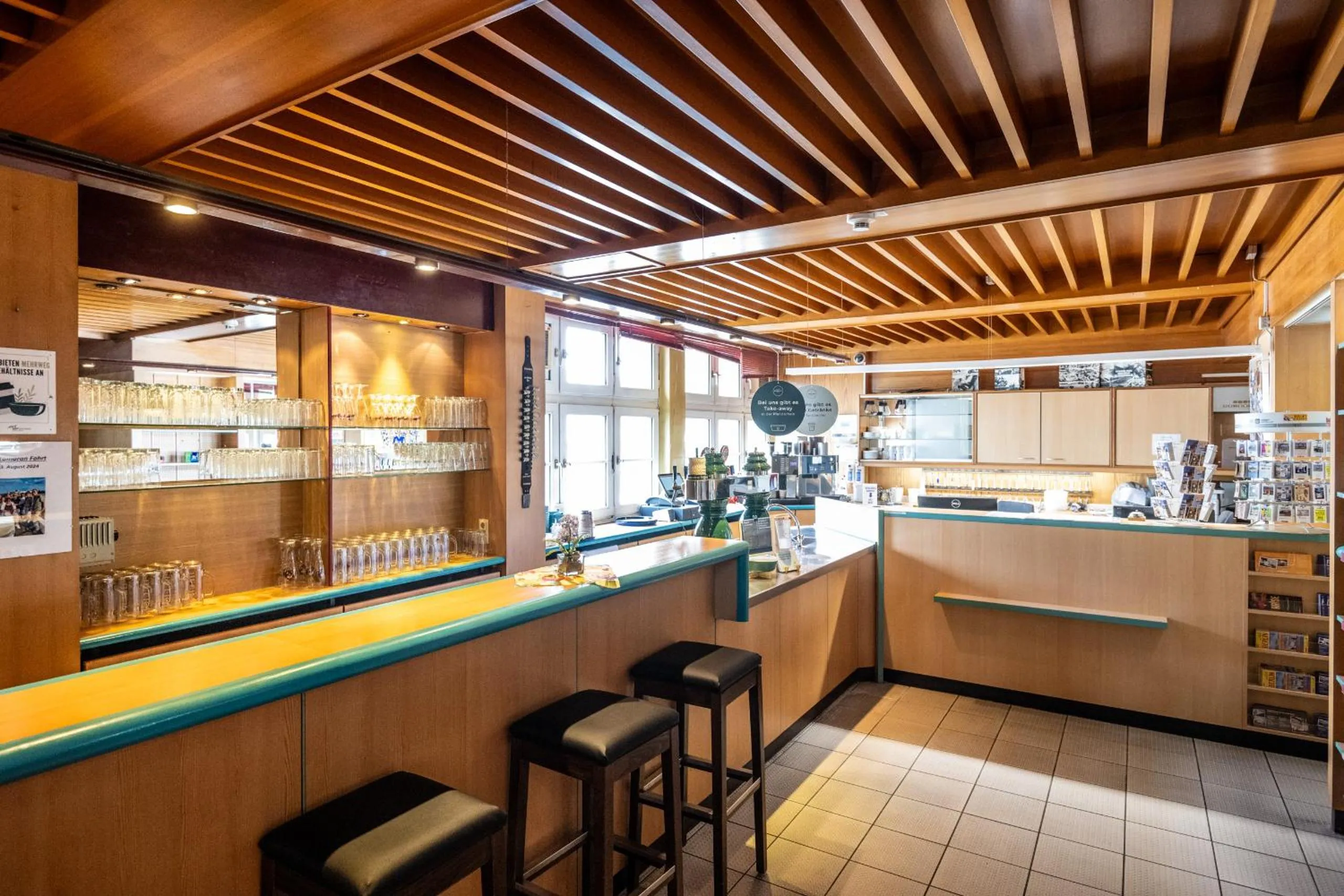 Restaurant/places to eat in Hotel und Rasthof AVUS