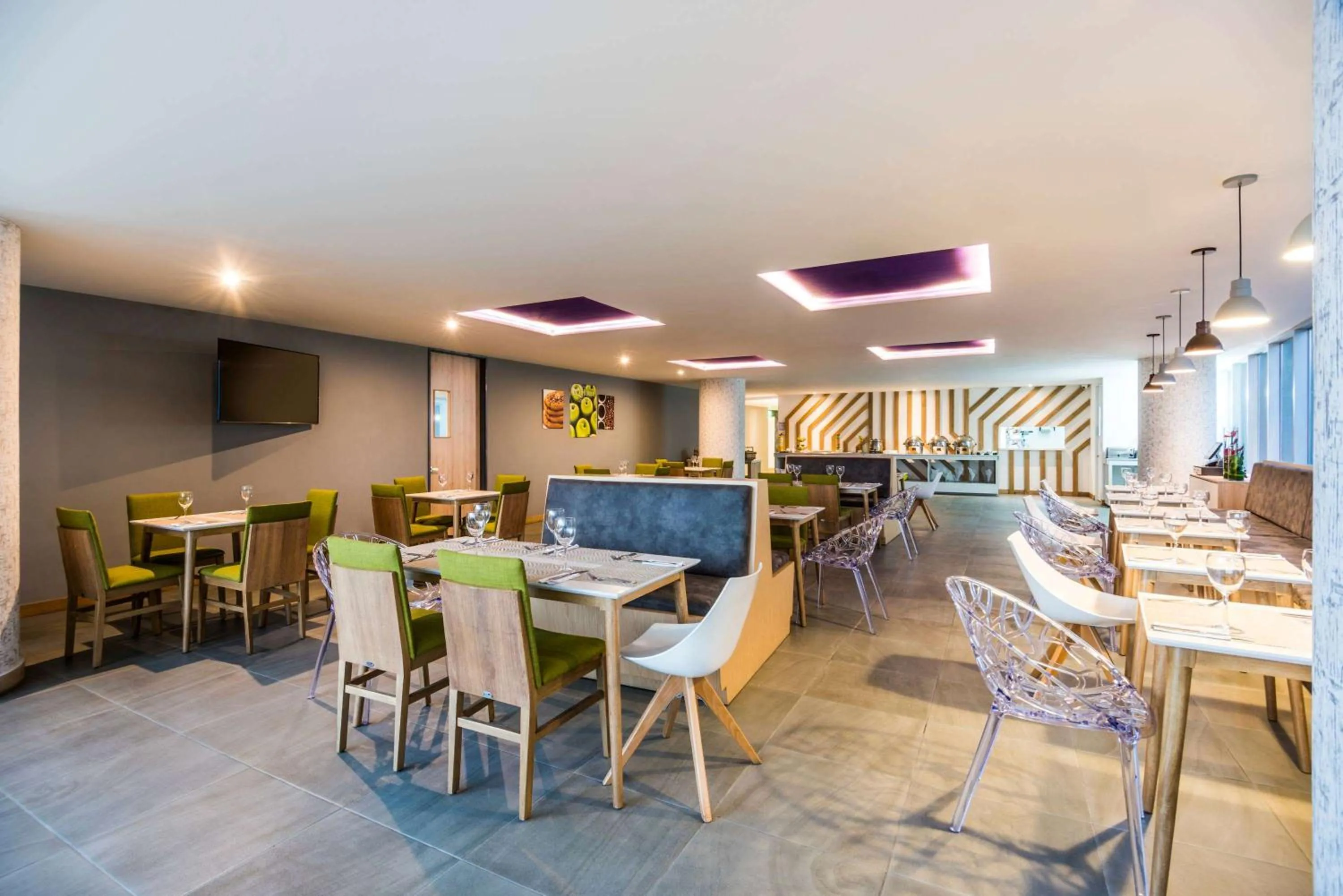 Restaurant/places to eat in La Quinta by Wyndham Medellin