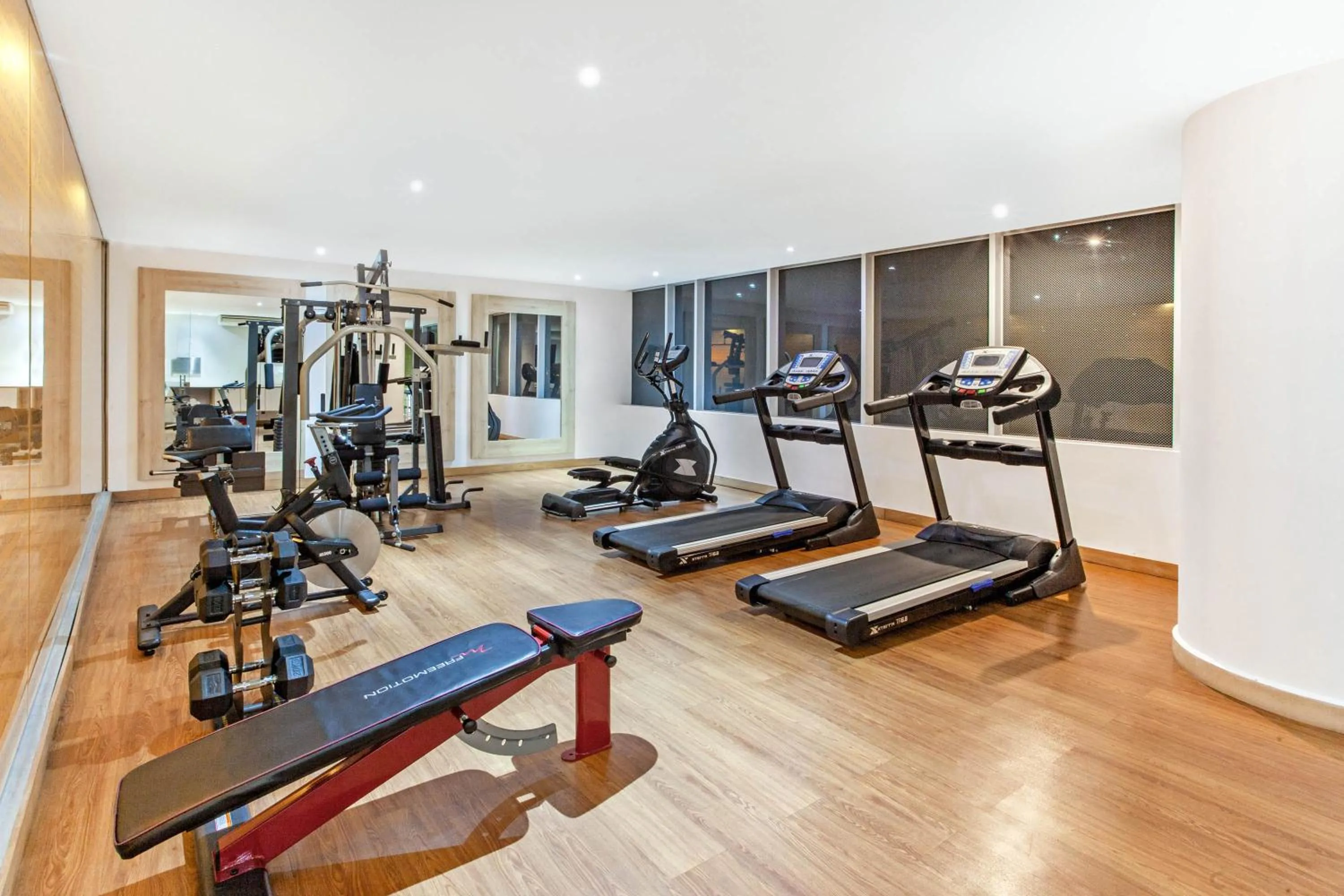 Fitness centre/facilities in La Quinta by Wyndham Medellin