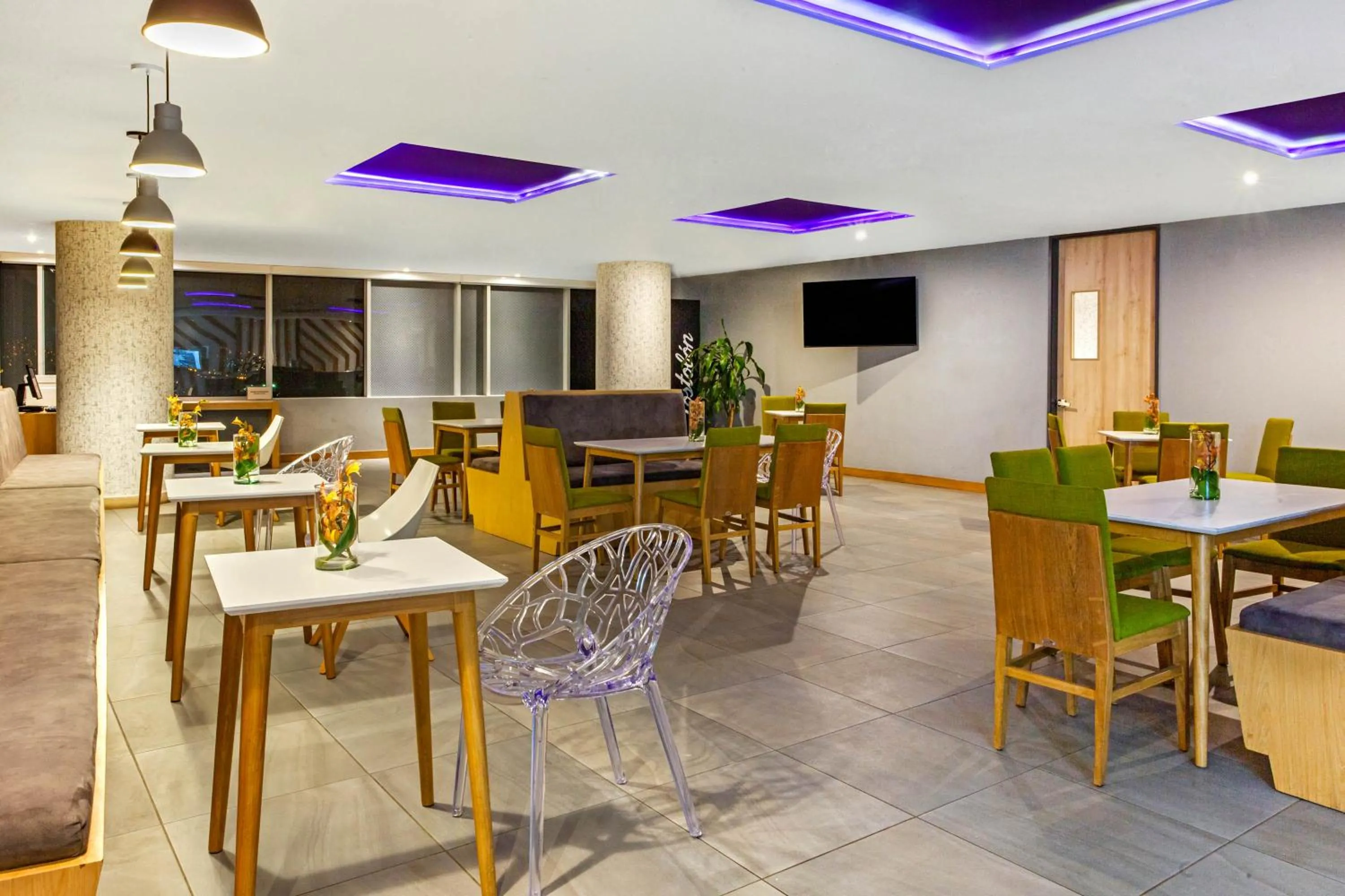 Restaurant/places to eat in La Quinta by Wyndham Medellin