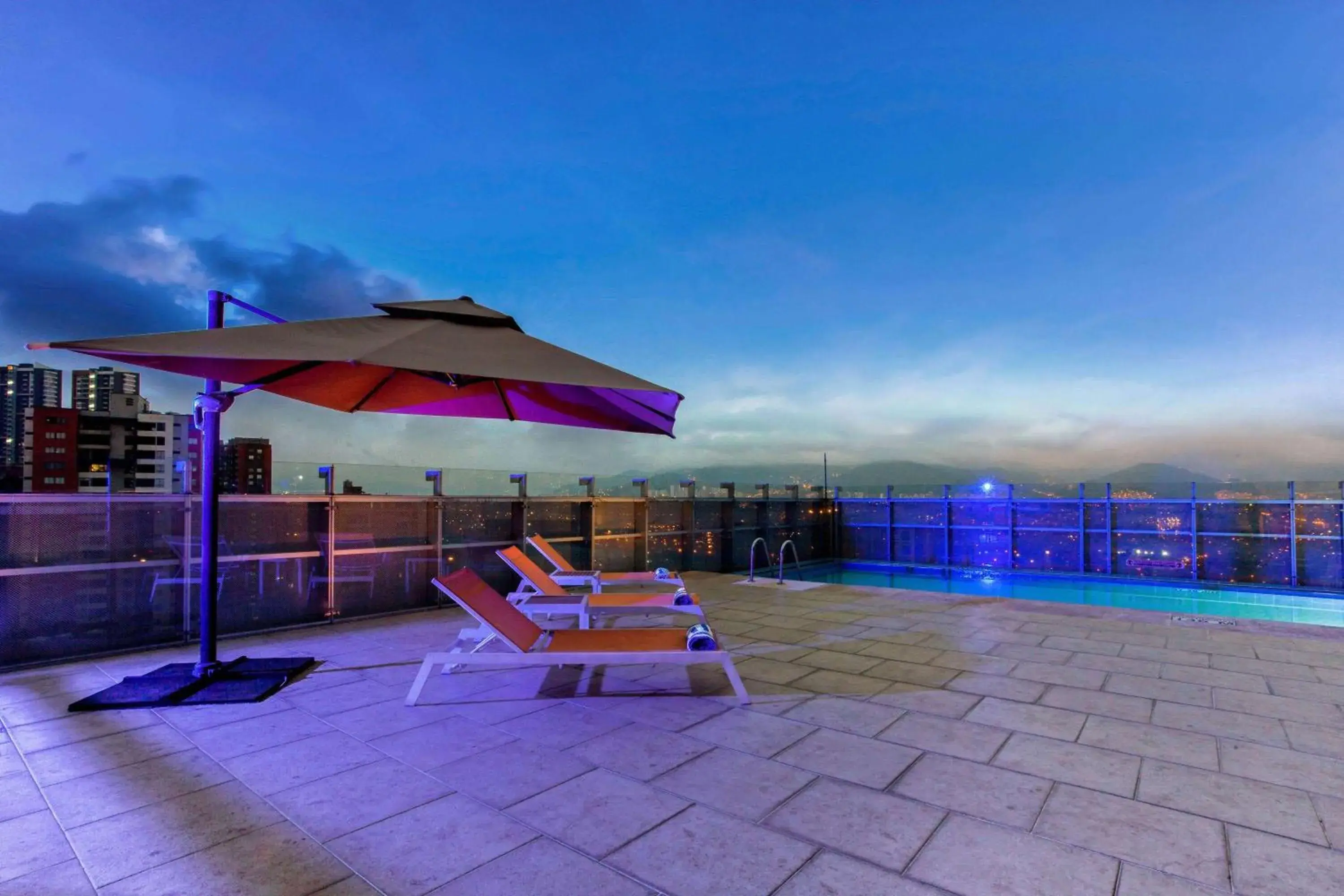 Pool view in La Quinta by Wyndham Medellin Pool view in La Quinta by Wyndham Medellin