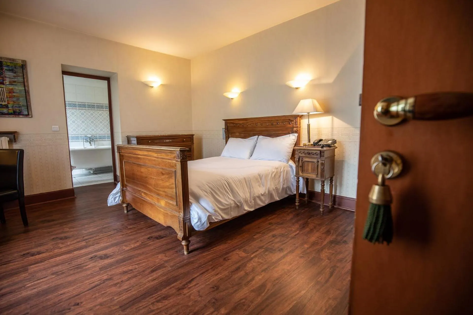 Bedroom, Bed in Hôtel Terminus