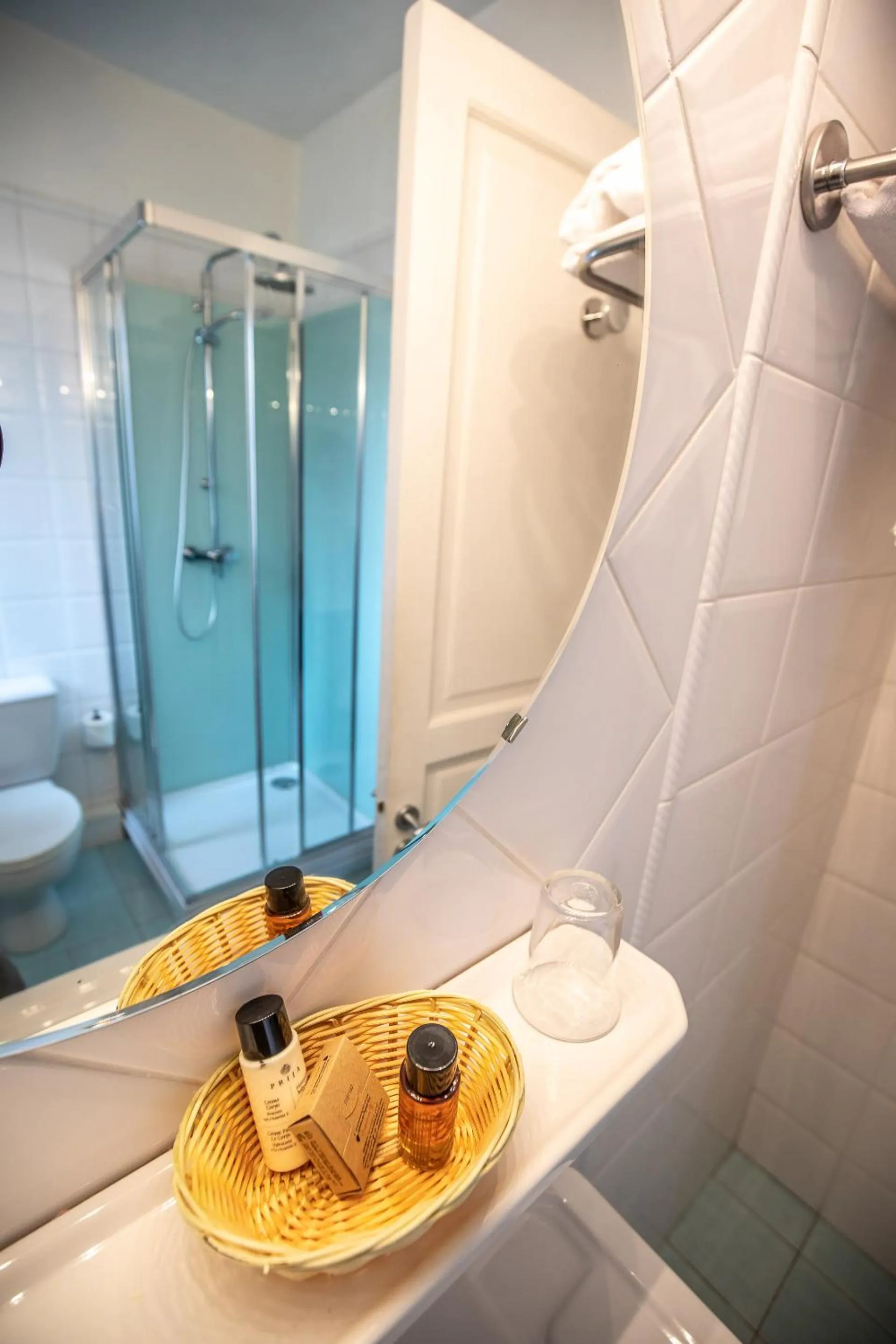 Bathroom in Hôtel Terminus