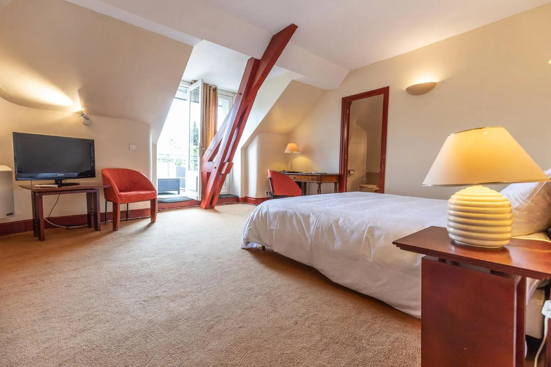 Photo of the whole room, Bed in Hôtel Terminus