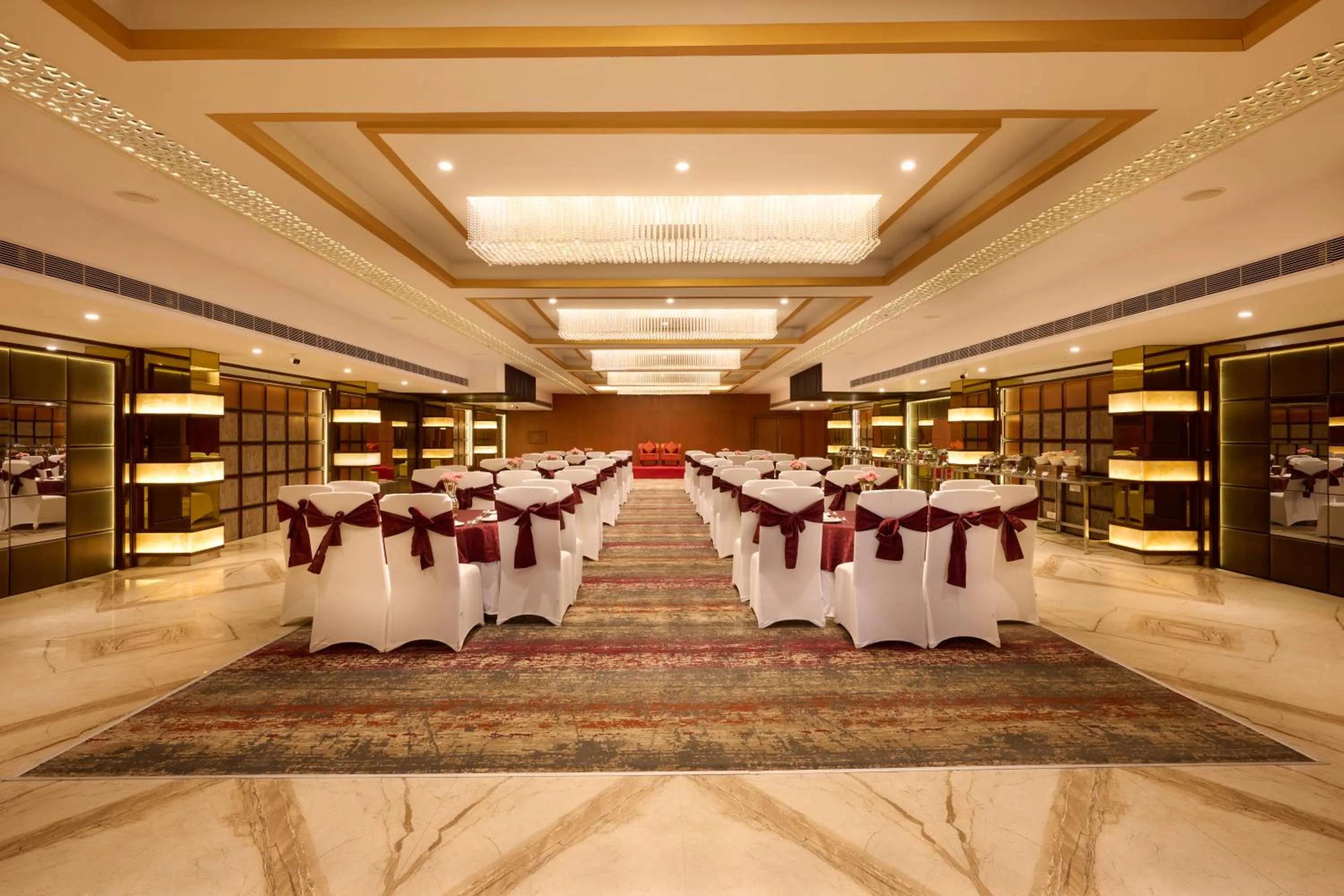 Banquet/Function facilities in Delite Sarovar Portico Faridabad