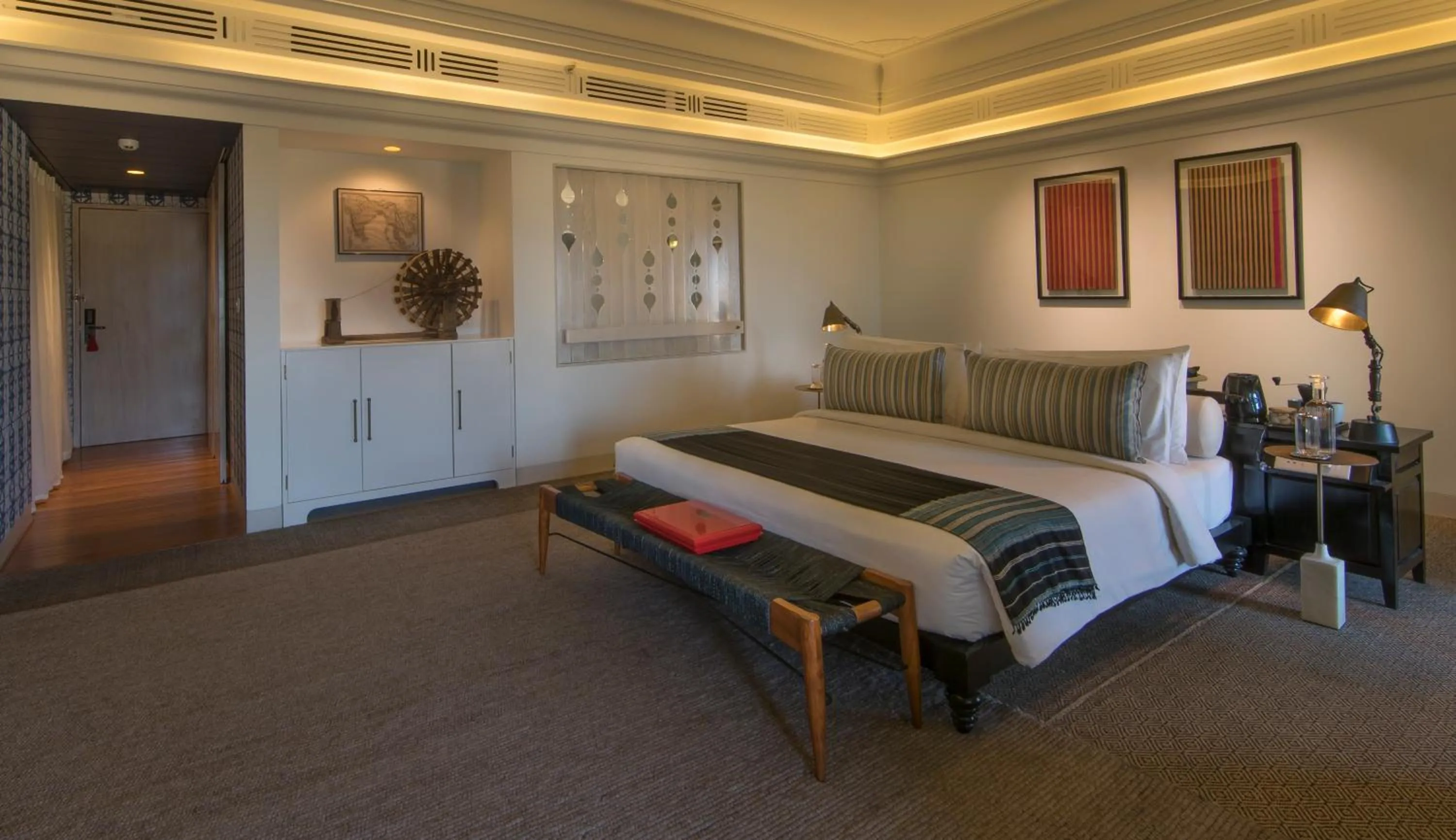 Bedroom, Bed in Narendra Bhawan