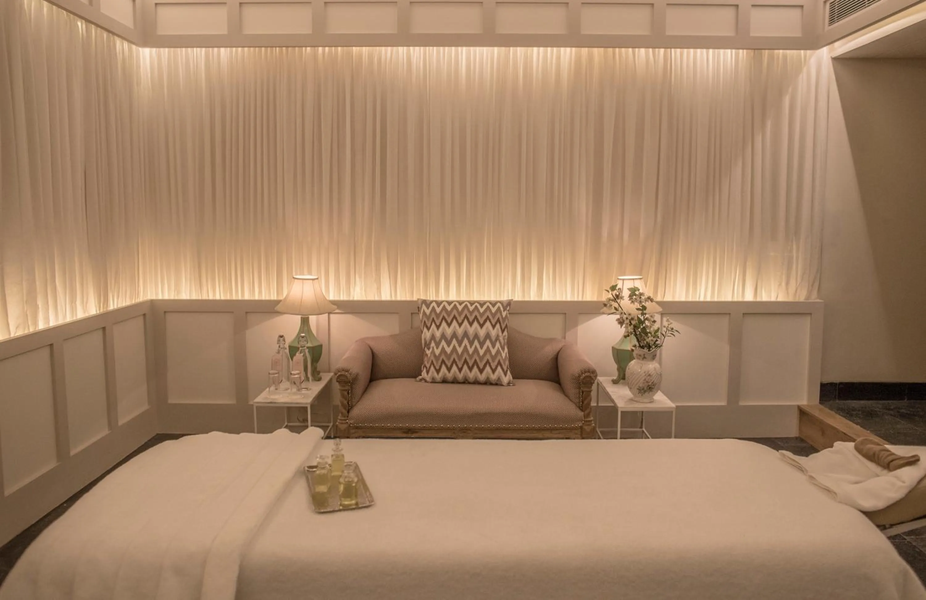 Massage, Bed in Narendra Bhawan