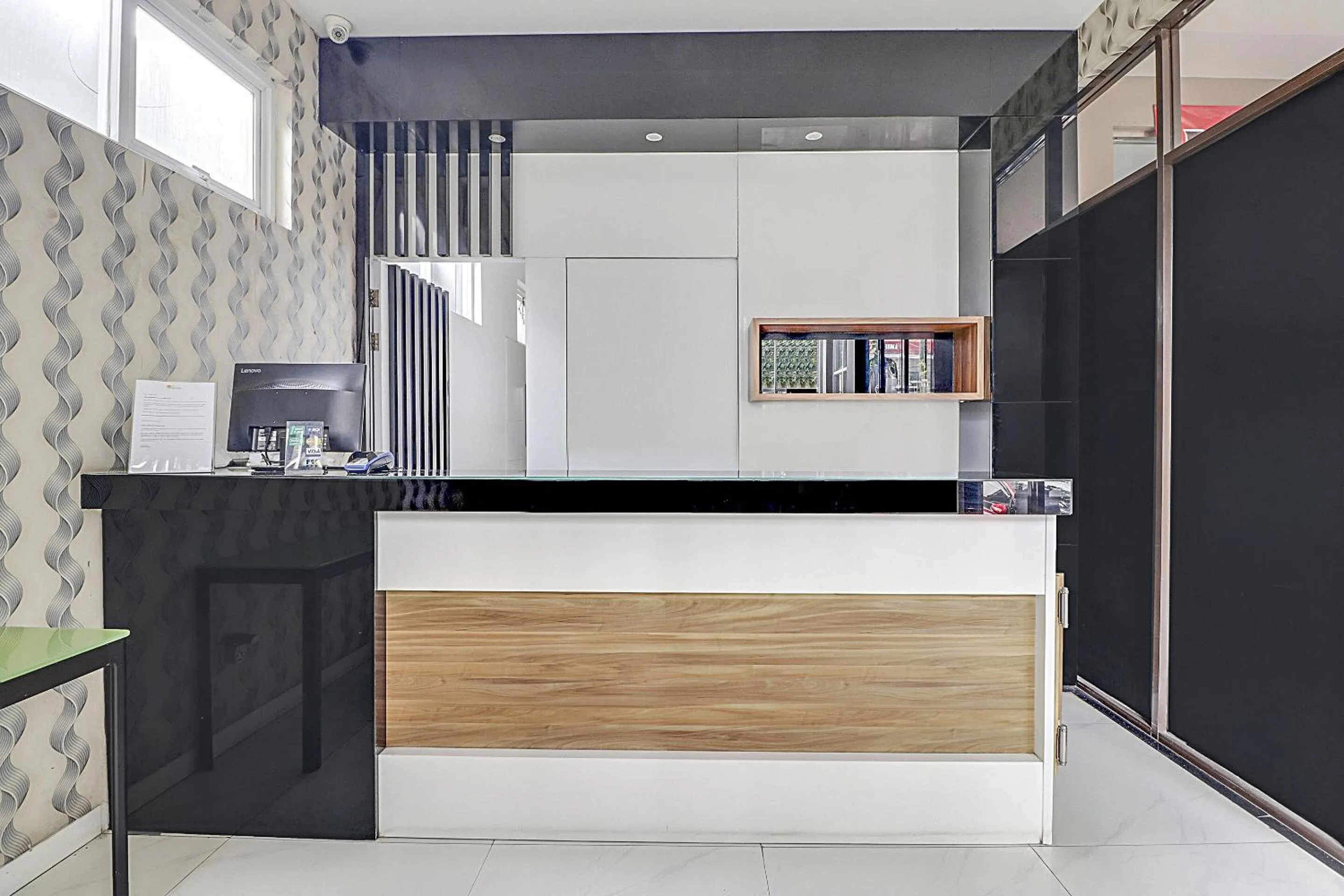 Lobby or reception in Collection O Cihampelas Near Ciwalk Formerly Regia Cihampelas