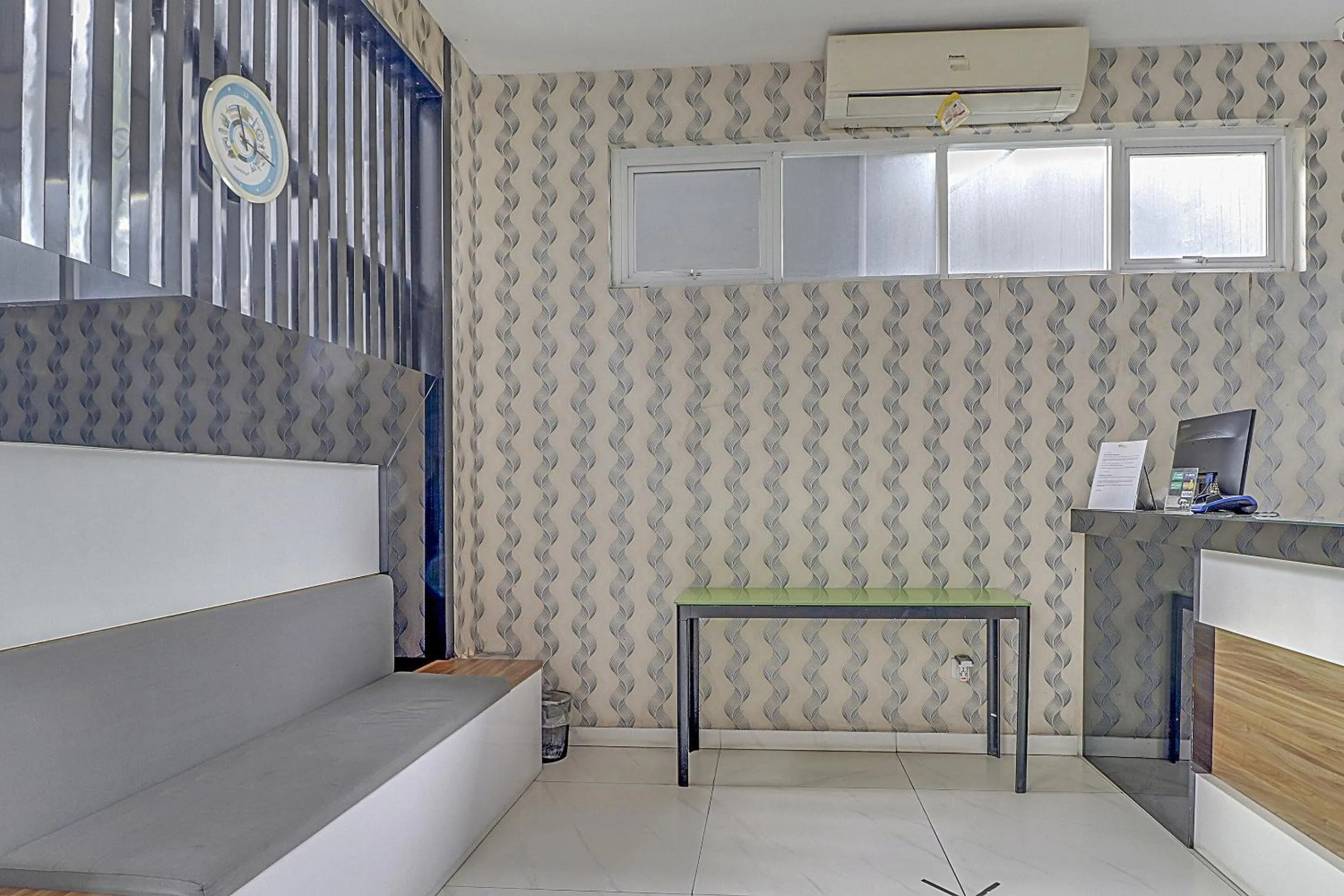 Lobby or reception in Collection O Cihampelas Near Ciwalk Formerly Regia Cihampelas