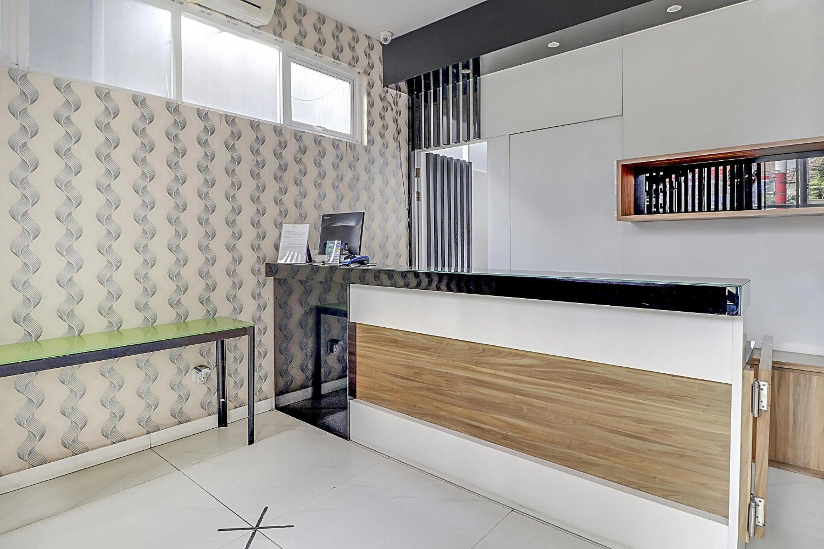 Lobby or reception in Collection O Cihampelas Near Ciwalk Formerly Regia Cihampelas