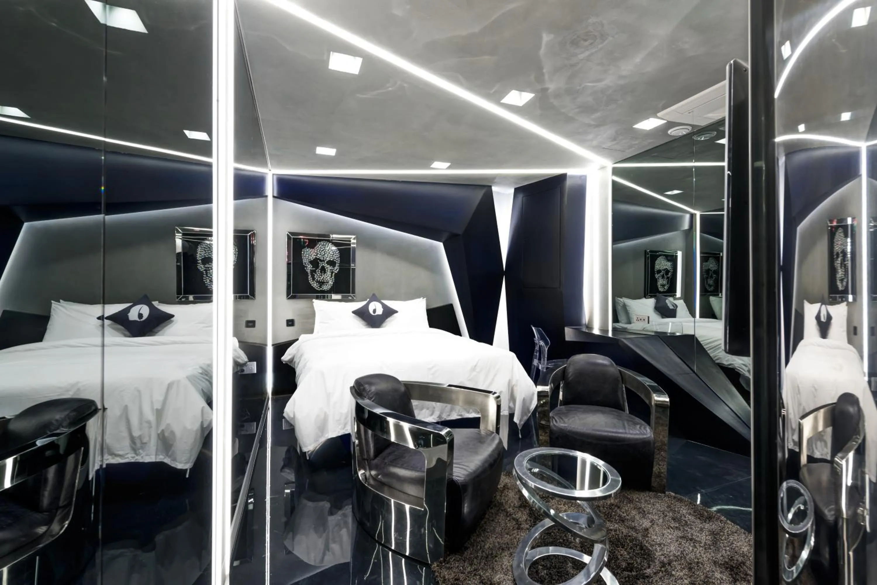 Photo of the whole room, Bed in Hotel The Designers Kondae