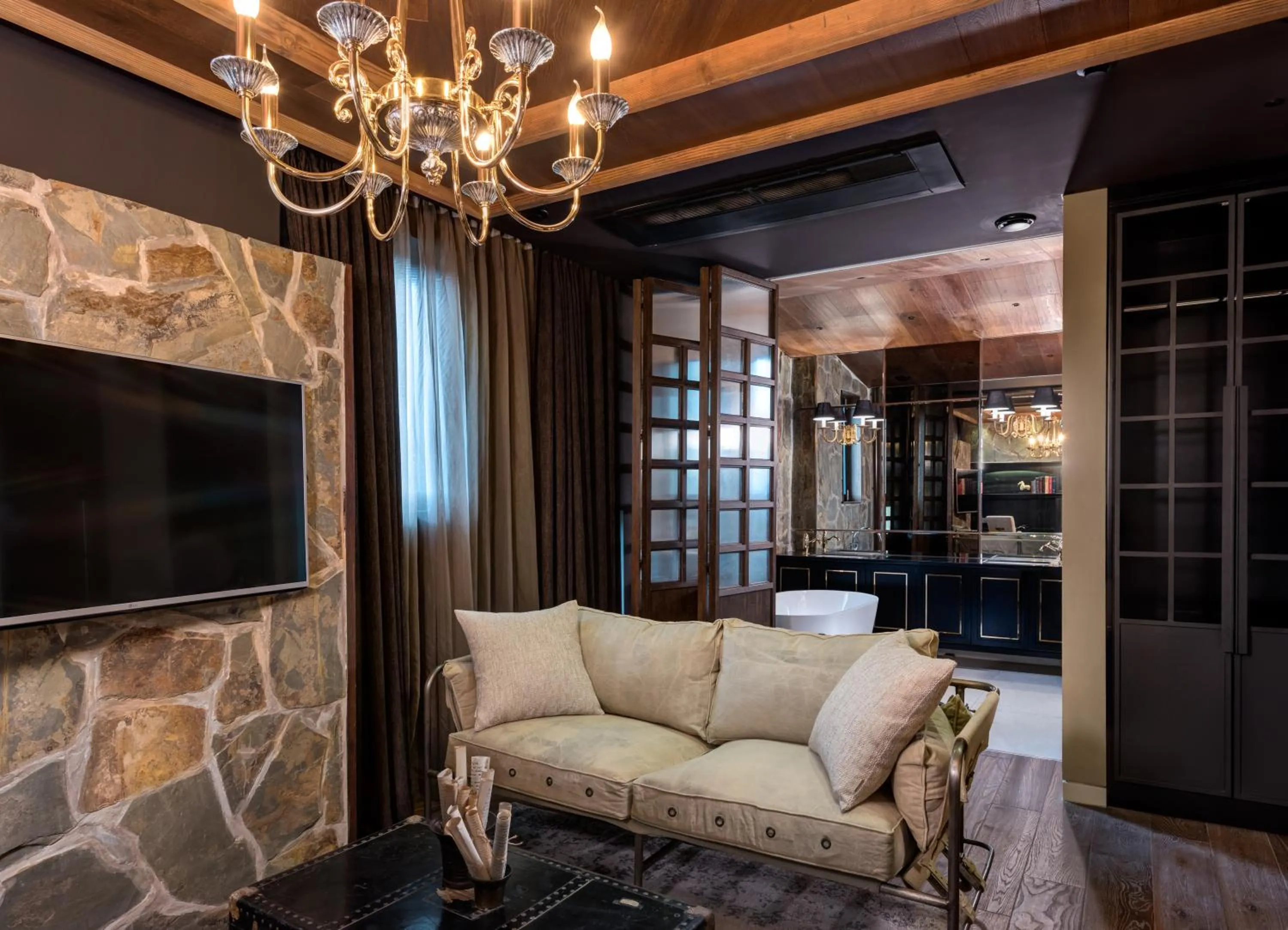 Communal lounge/ TV room in Hotel The Designers Kondae