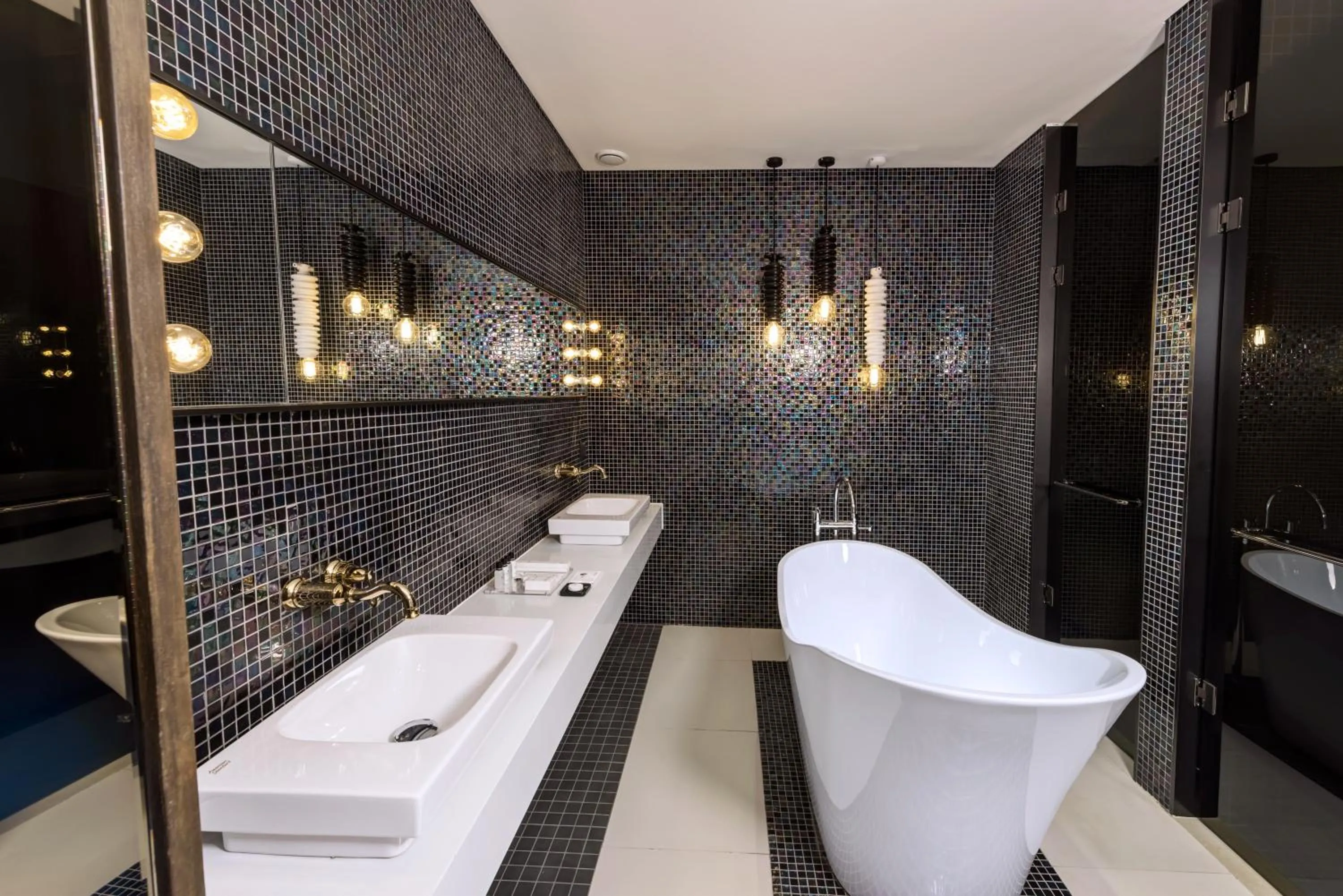 Bathroom in Hotel The Designers Kondae