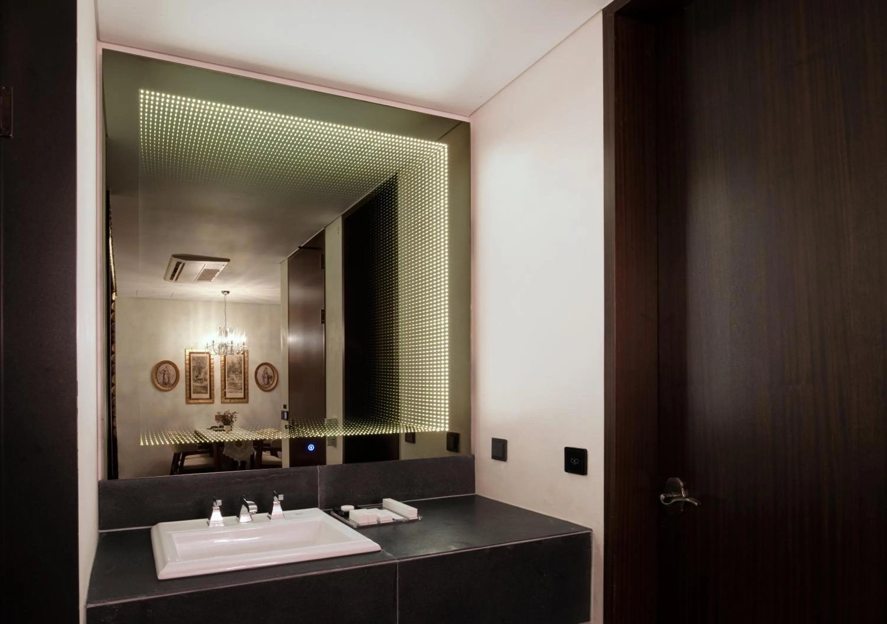 Decorative detail in Hotel The Designers Kondae