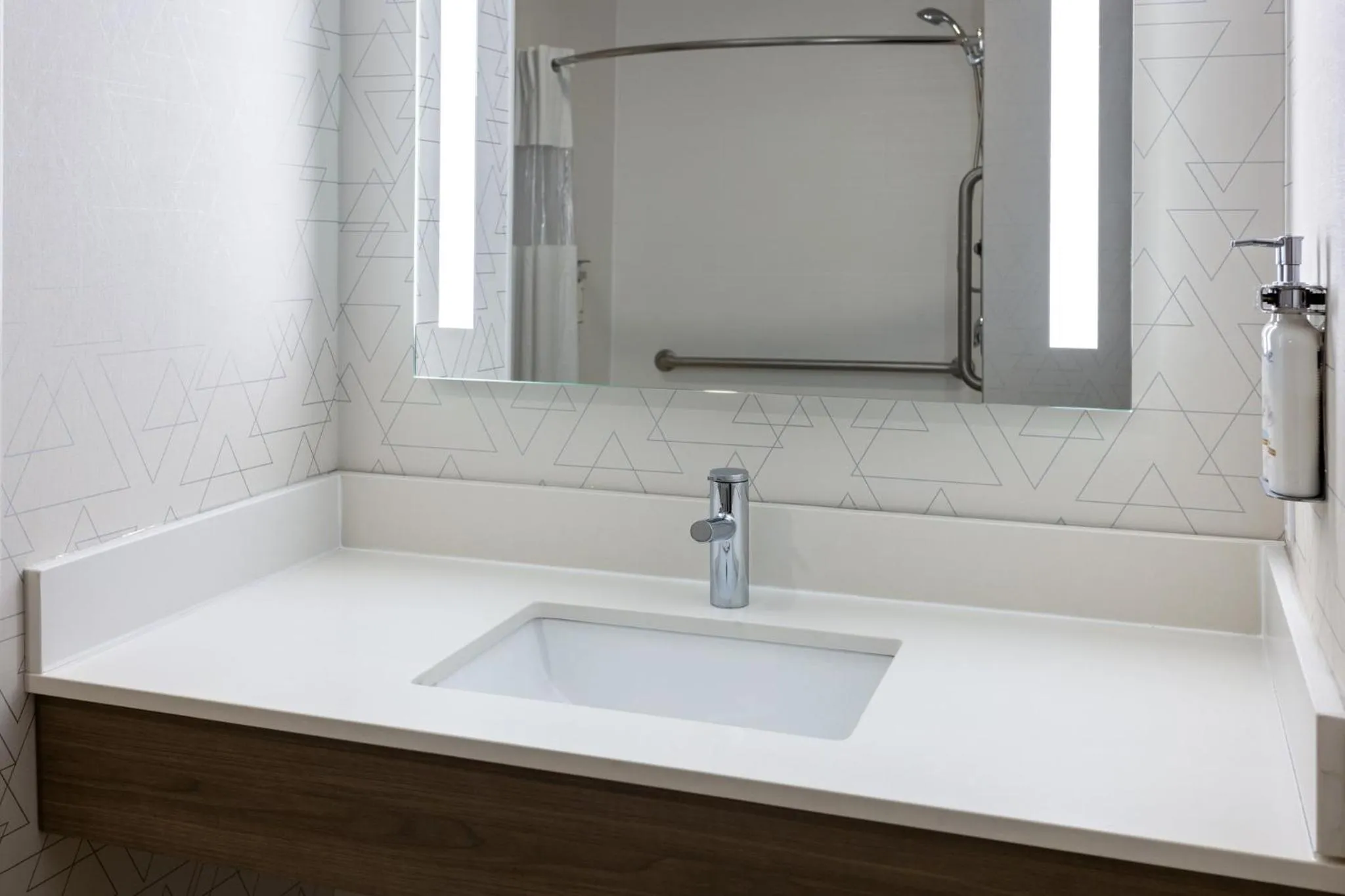 Photo of the whole room in Holiday Inn Express Hotel & Suites Freeport by IHG