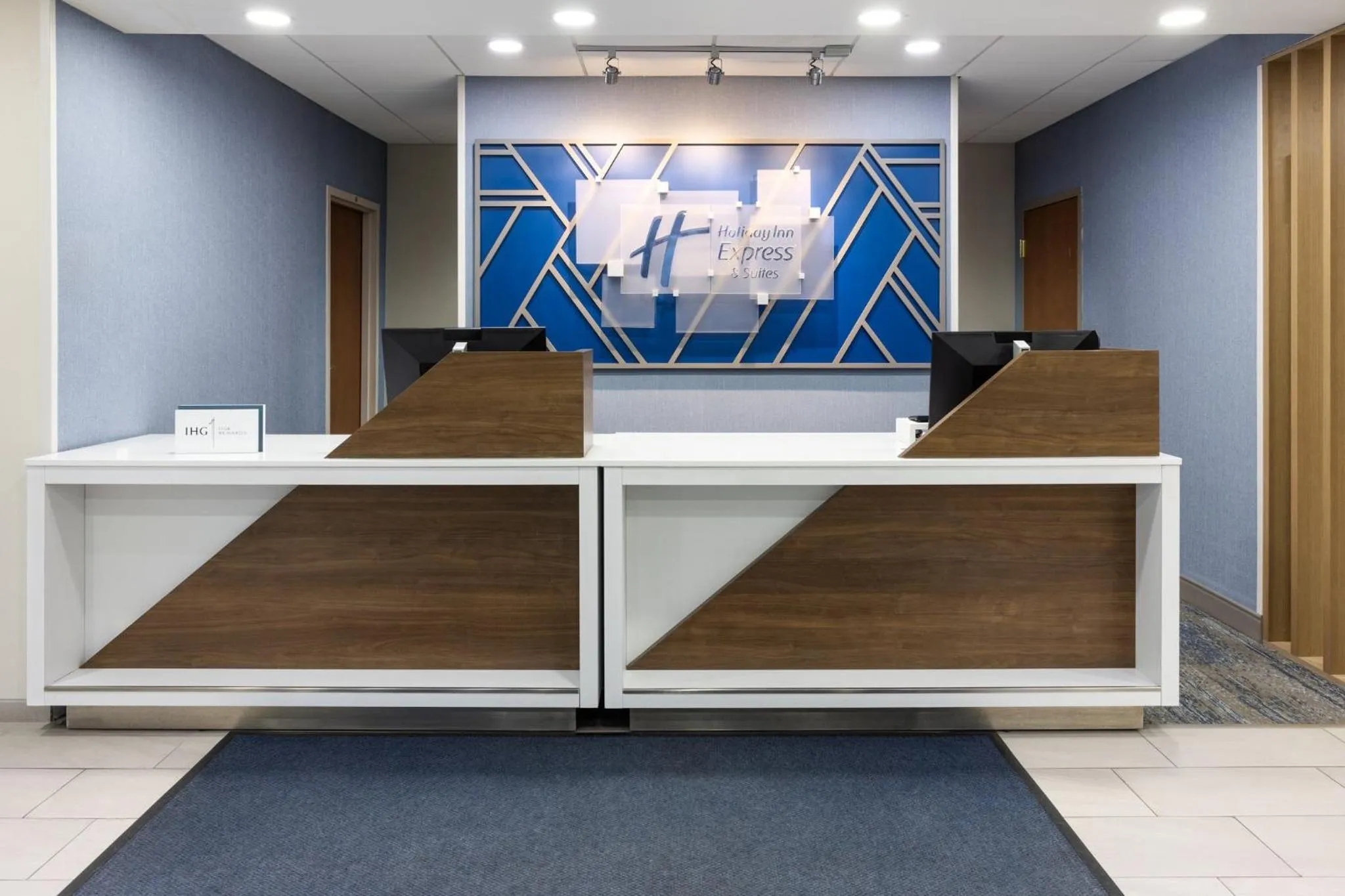 Property building in Holiday Inn Express Hotel & Suites Freeport by IHG