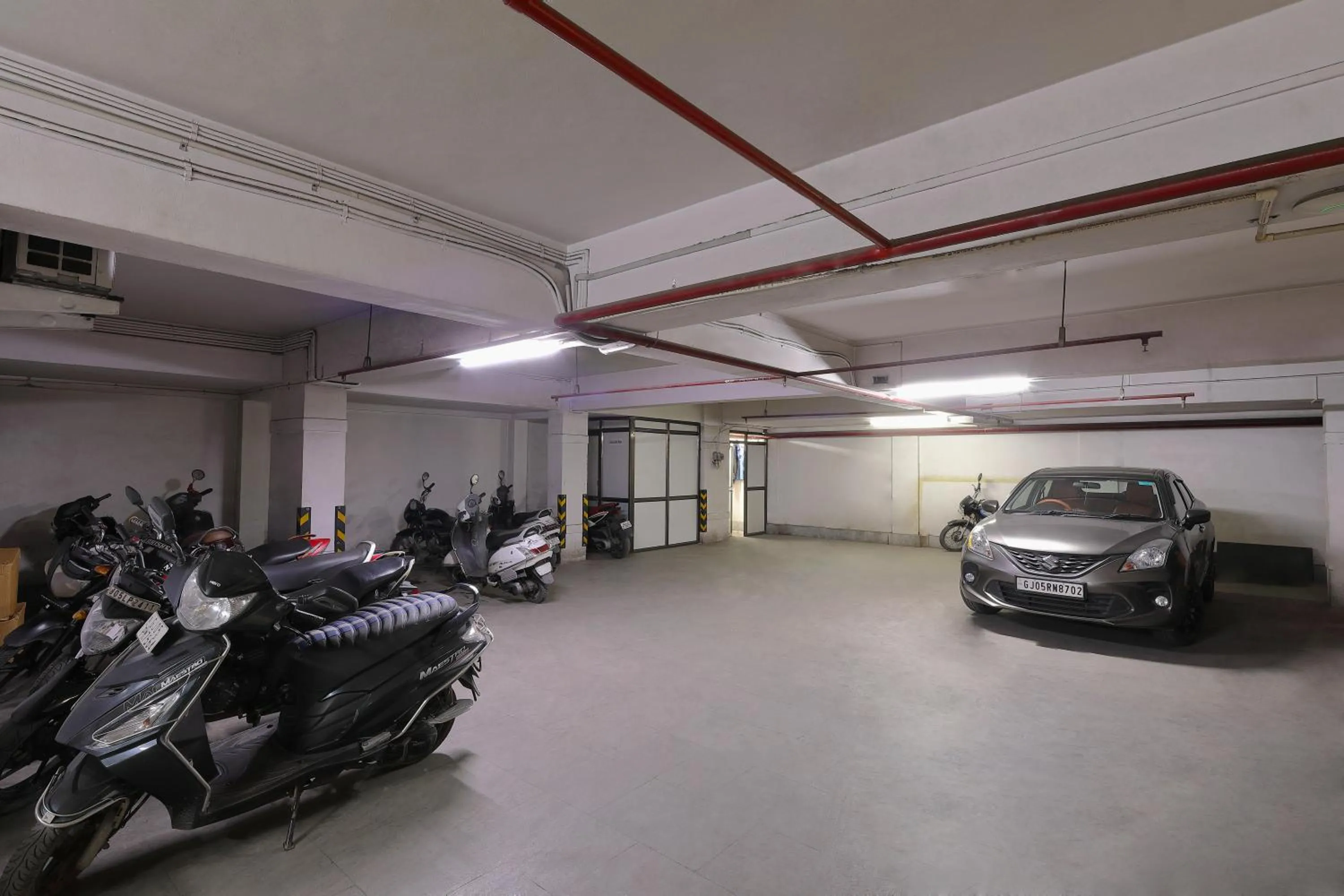 Parking in Hotel Sifat International