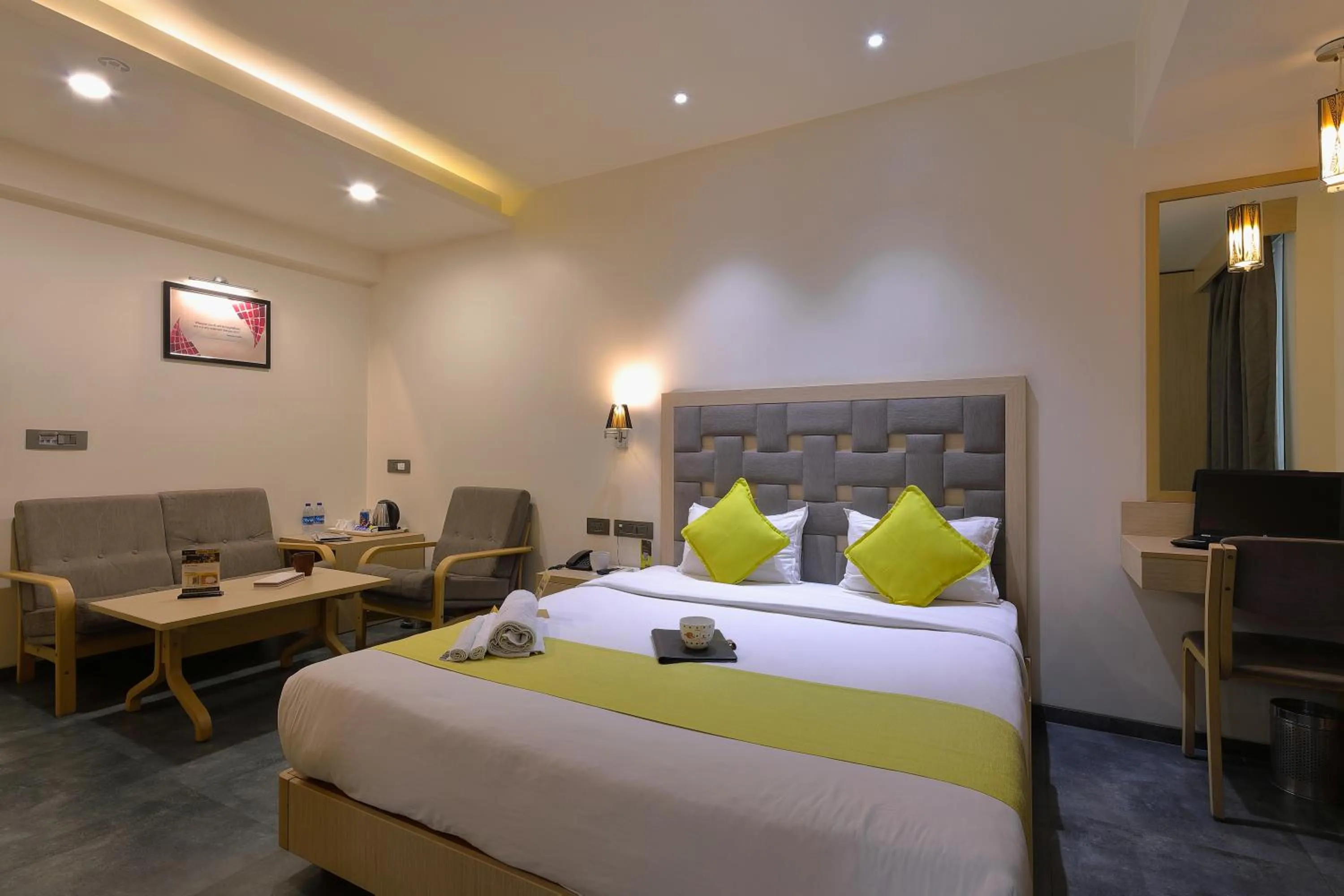 Bed in Hotel Sifat International