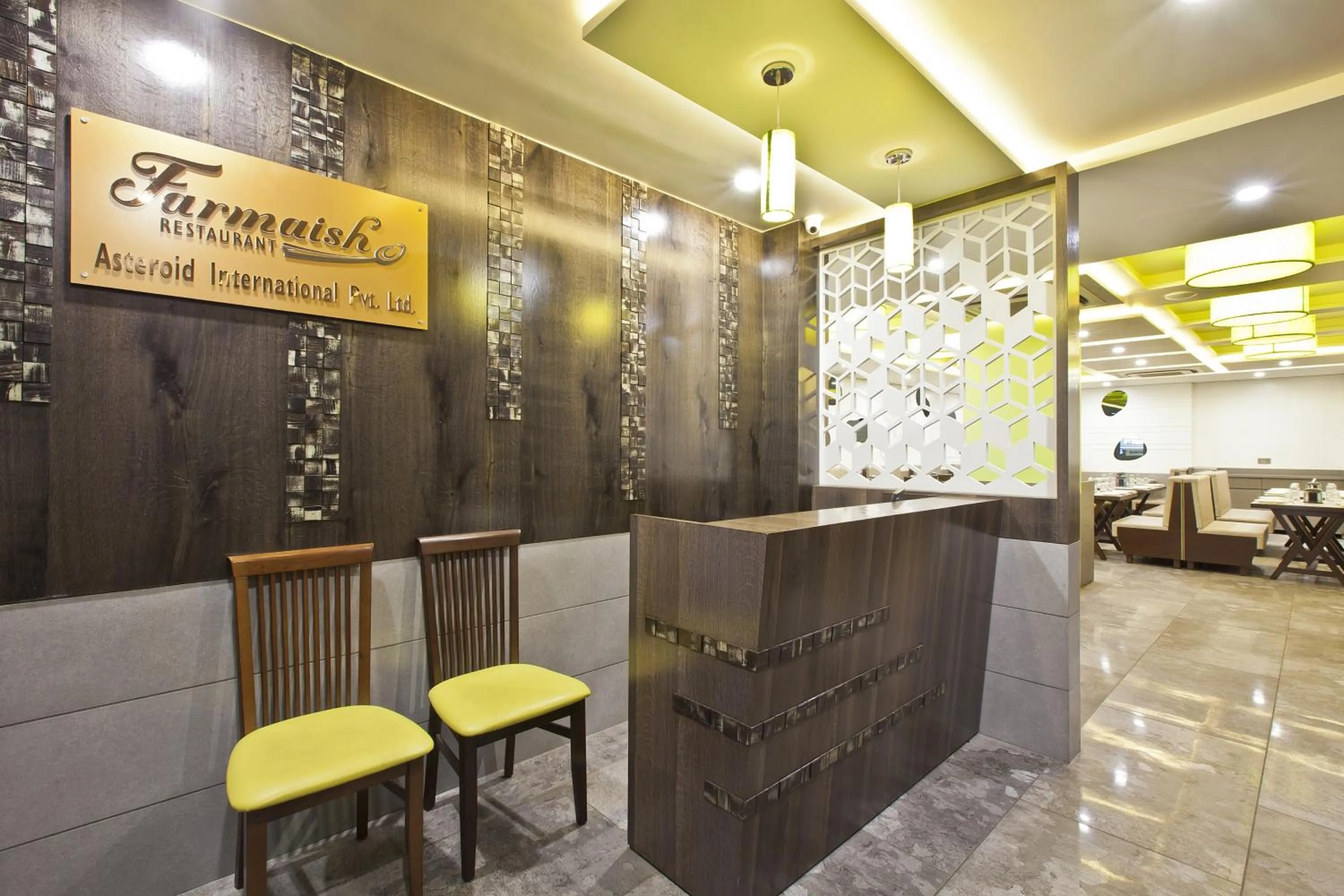 Restaurant/places to eat in Hotel Sifat International