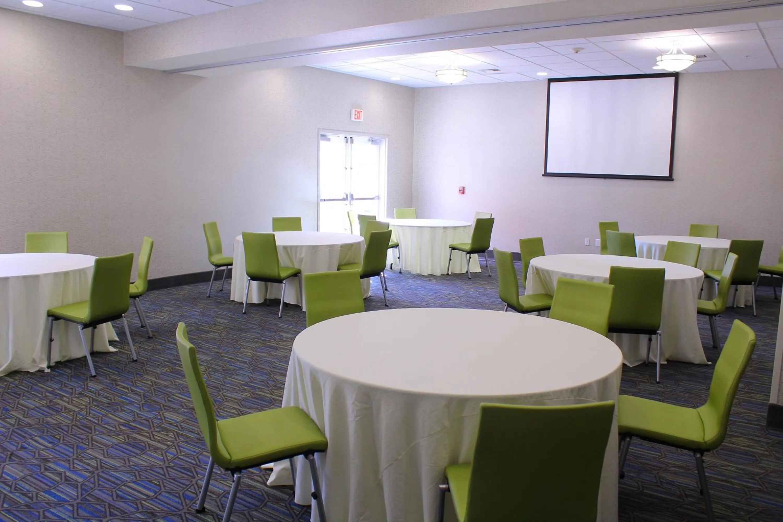 Meeting/conference room in Holiday Inn Express Hotel & Suites Napa Valley-American Canyon by IHG