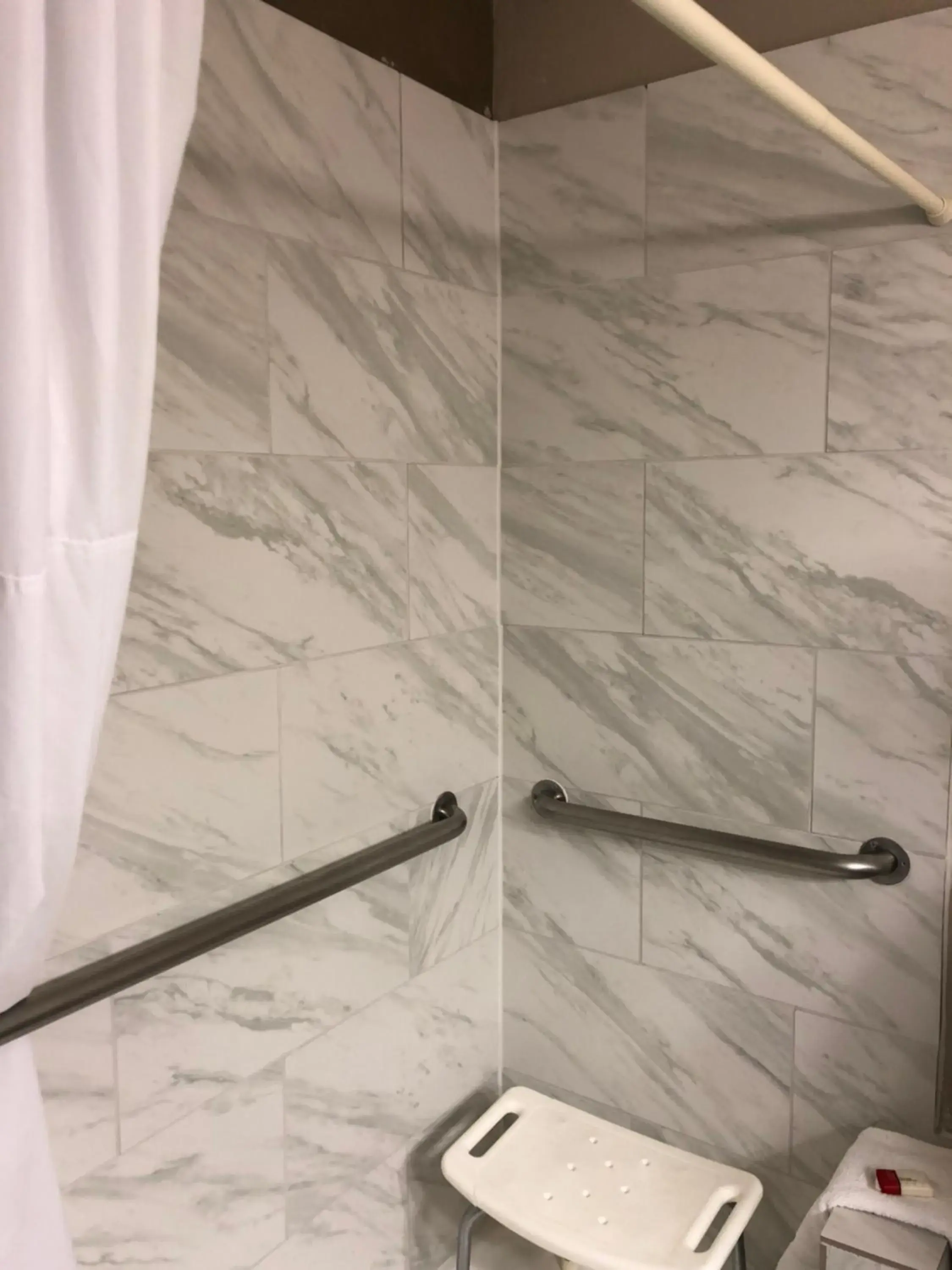 Shower in Super 8 by Wyndham Bedford DFW Airport West Shower in Super 8 by Wyndham Bedford DFW Airport West