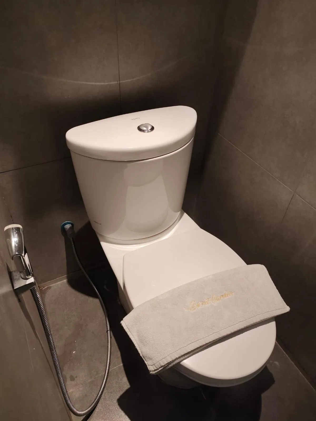 Toilet in Sweet Garden Guest House