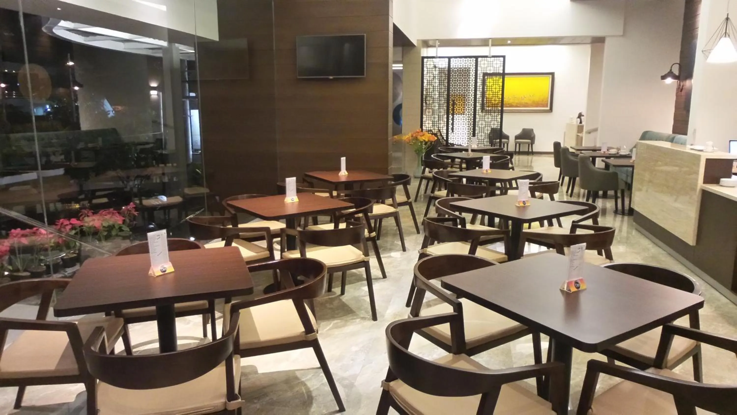 Restaurant/places to eat in Sweet Garden Guest House