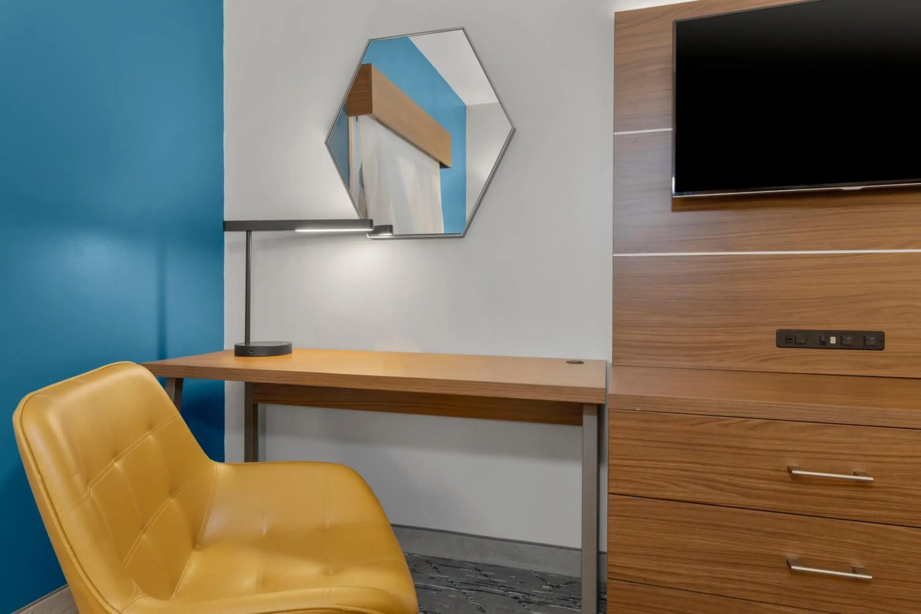 Standard Queen Room in Holiday Inn Express Hotel & Suites West Coxsackie by IHG Standard Queen Room in Holiday Inn Express Hotel & Suites West Coxsackie by IHG