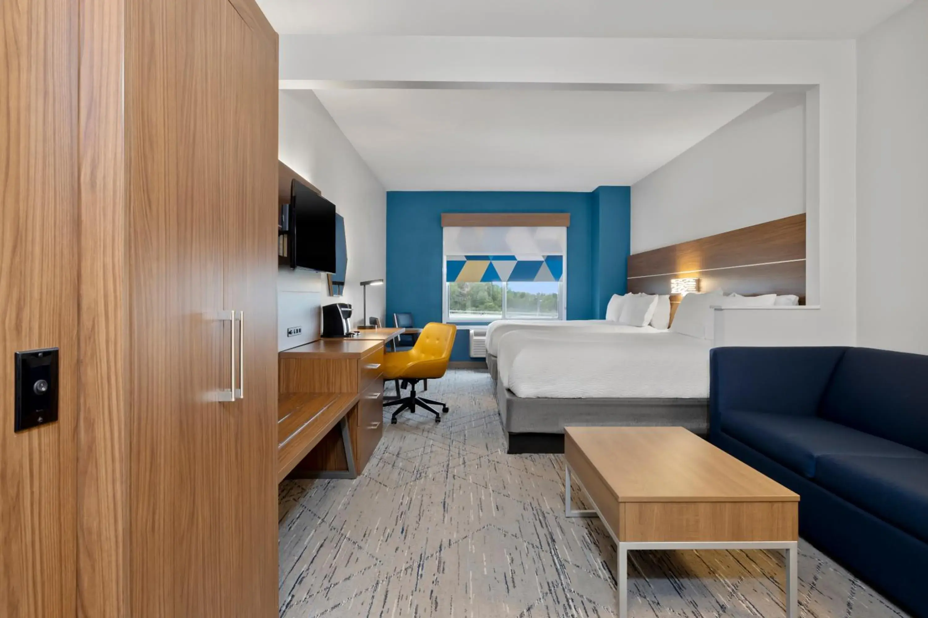 Queen Suite with Two Queen Beds and Sofa Bed in Holiday Inn Express Hotel & Suites West Coxsackie by IHG Queen Suite with Two Queen Beds and Sofa Bed in Holiday Inn Express Hotel & Suites West Coxsackie by IHG