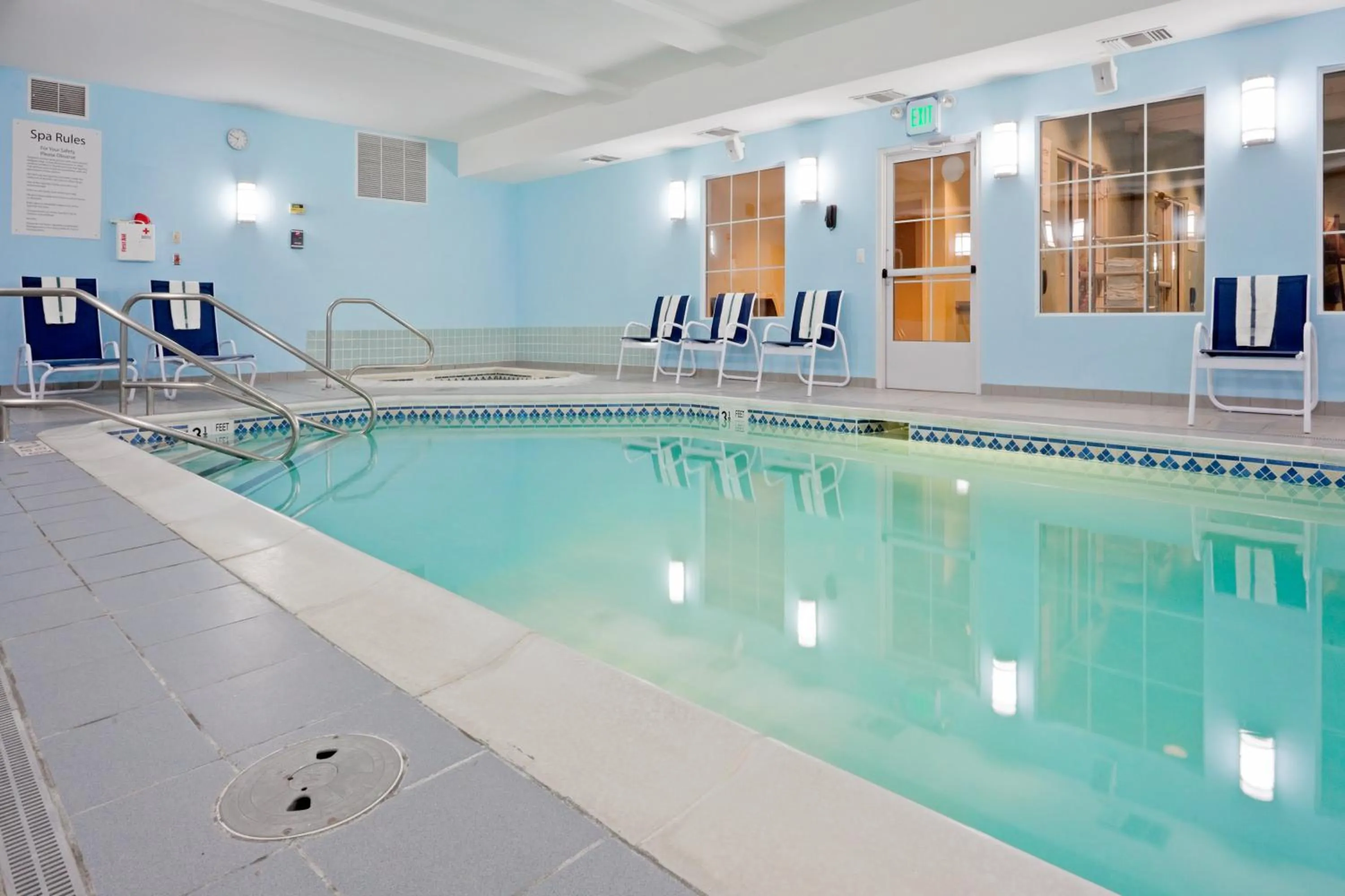 Swimming pool in Holiday Inn Express Hotel & Suites West Coxsackie by IHG