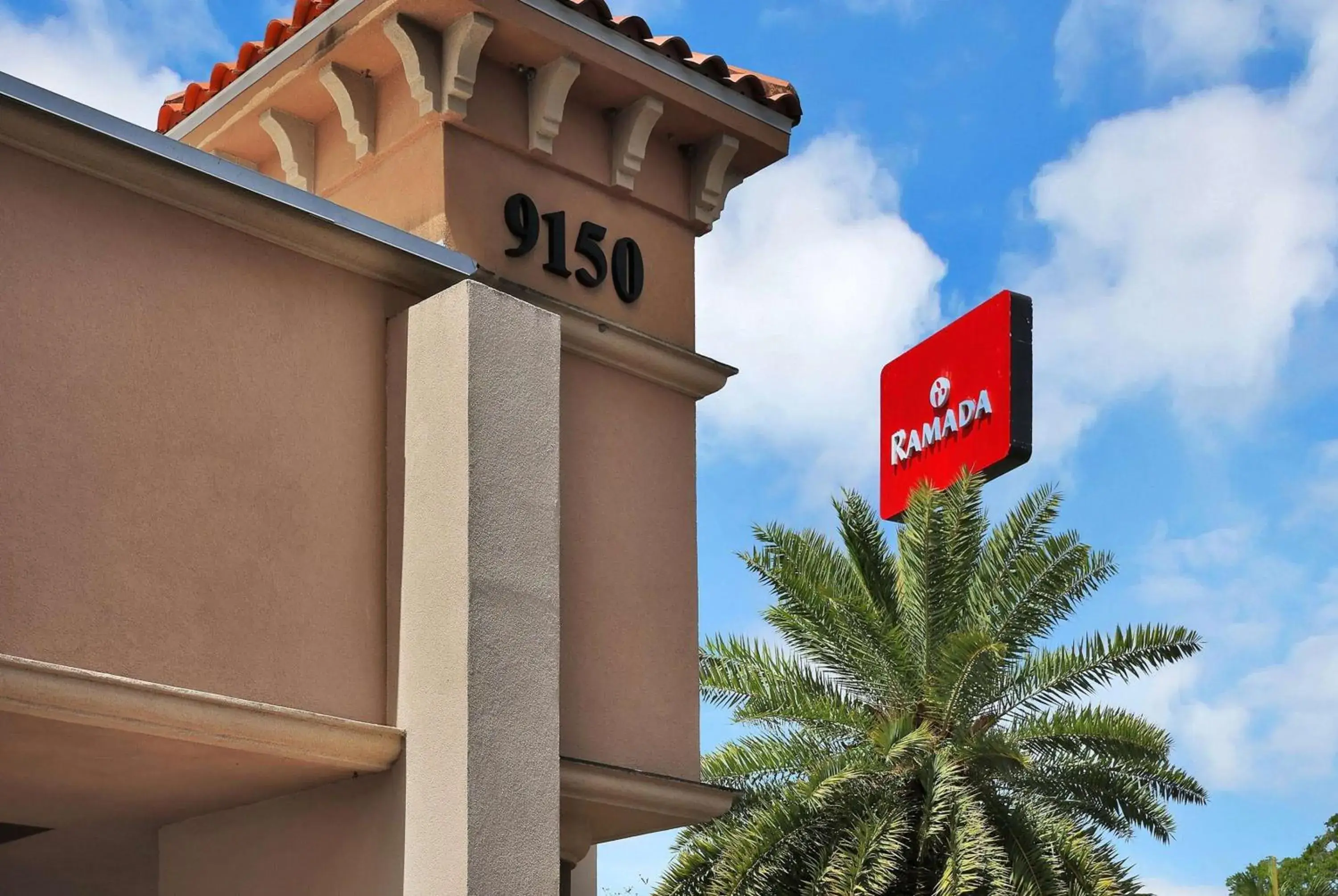 Property building in Ramada by Wyndham Jacksonville I-95 by Butler Blvd Property building in Ramada by Wyndham Jacksonville I-95 by Butler Blvd