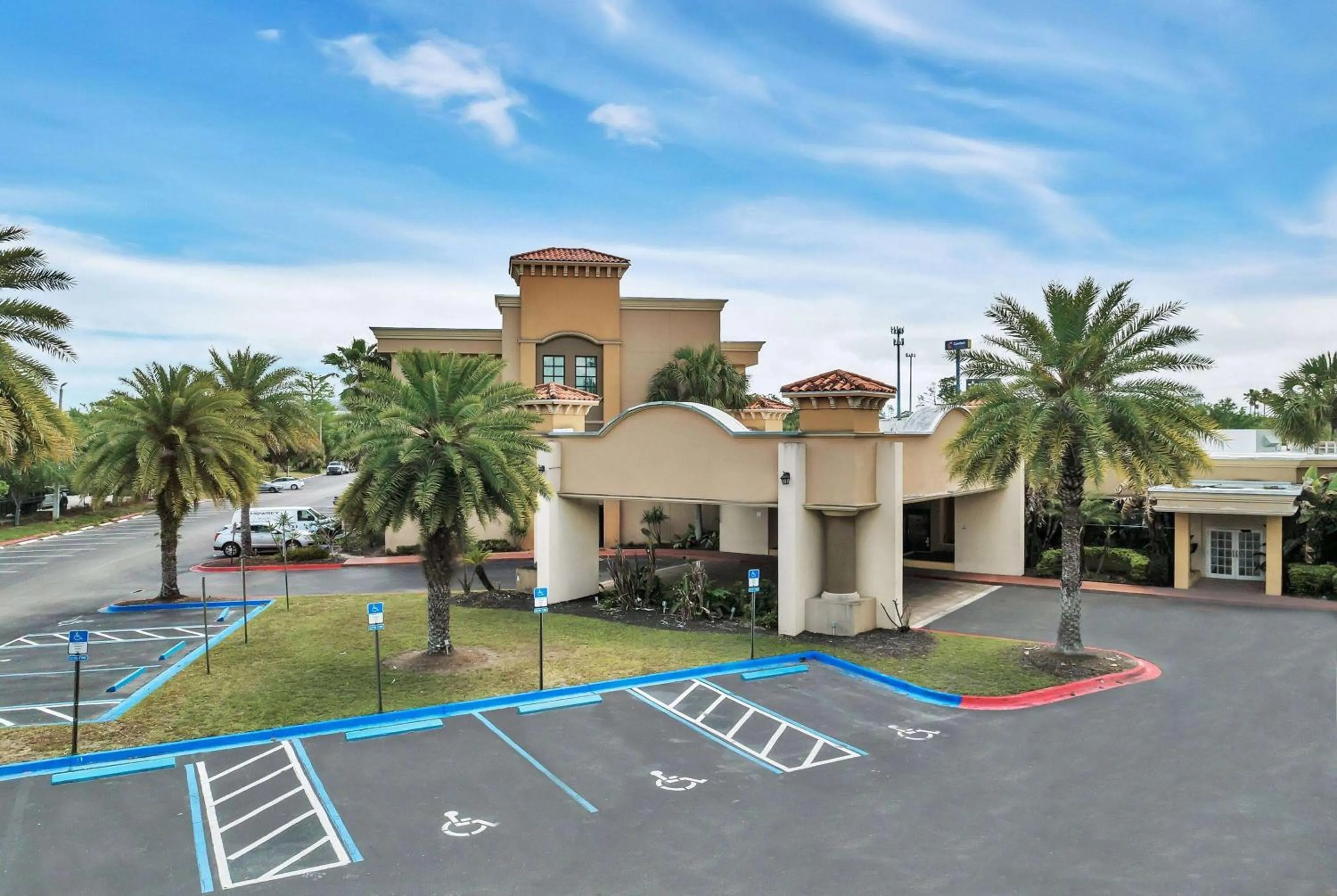 Property building in Ramada by Wyndham Jacksonville I-95 by Butler Blvd