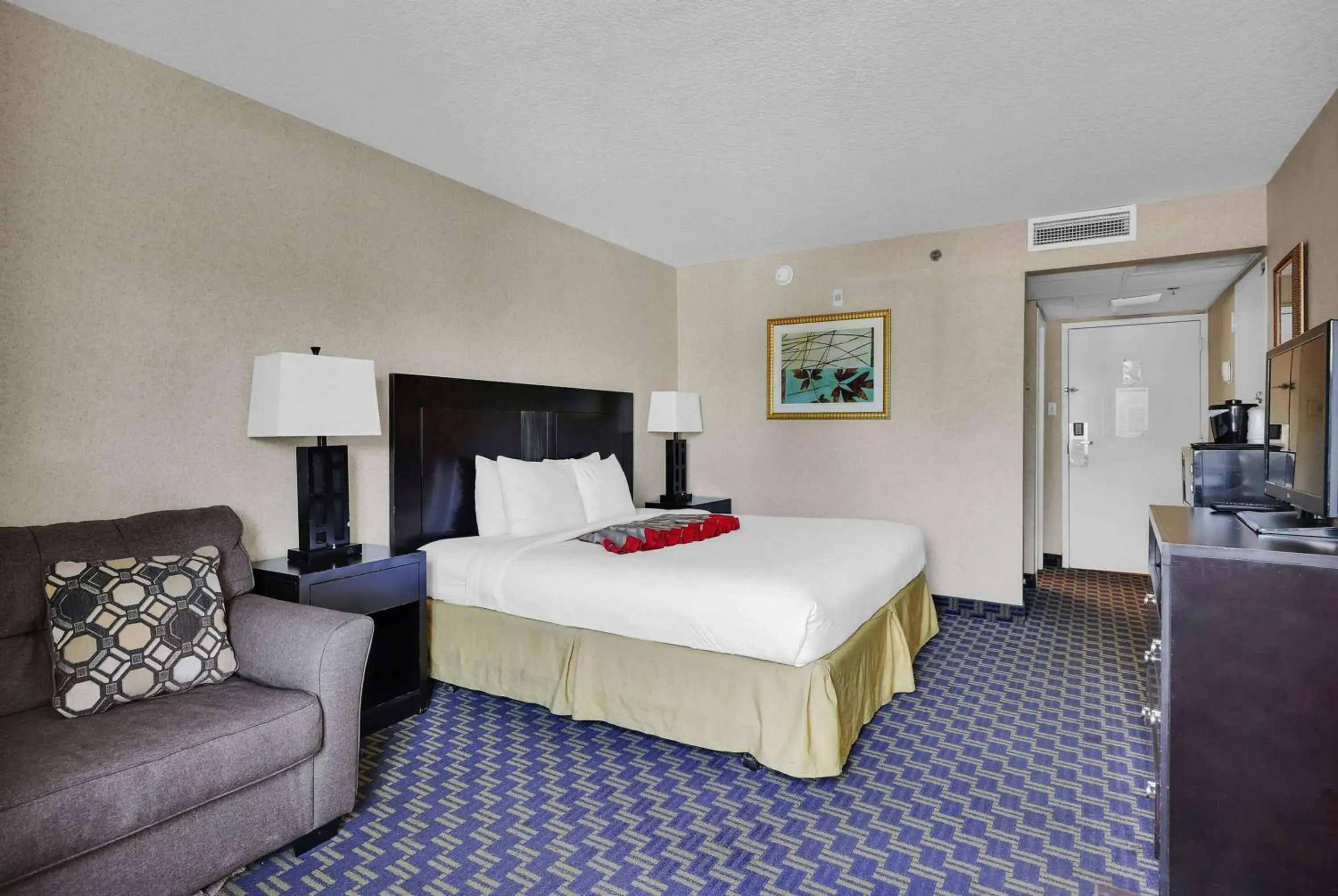 Photo of the whole room, Bed in Ramada by Wyndham Jacksonville I-95 by Butler Blvd Photo of the whole room, Bed in Ramada by Wyndham Jacksonville I-95 by Butler Blvd