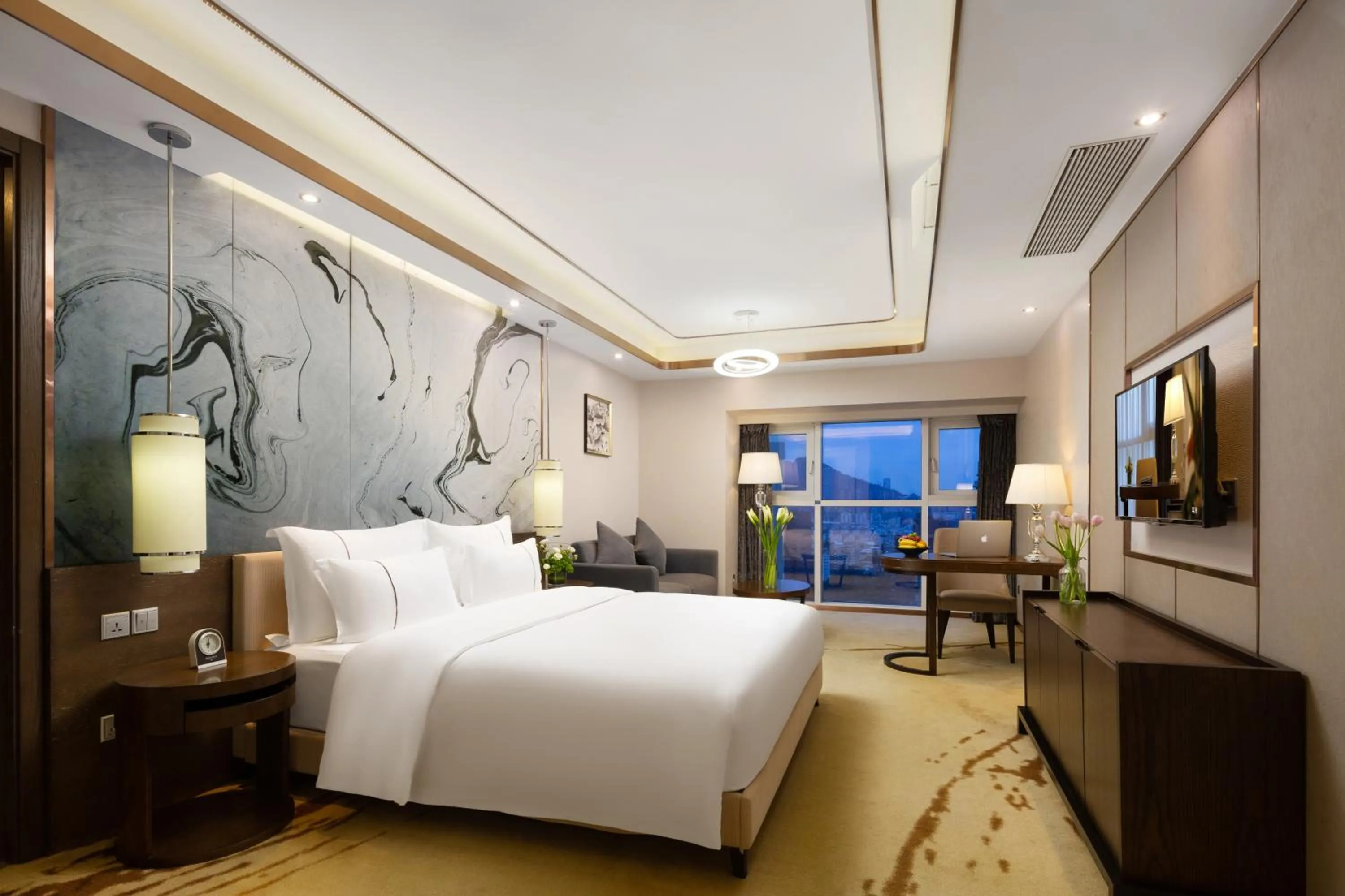 Bed in Shenzhen Bay Hisoar Hotel