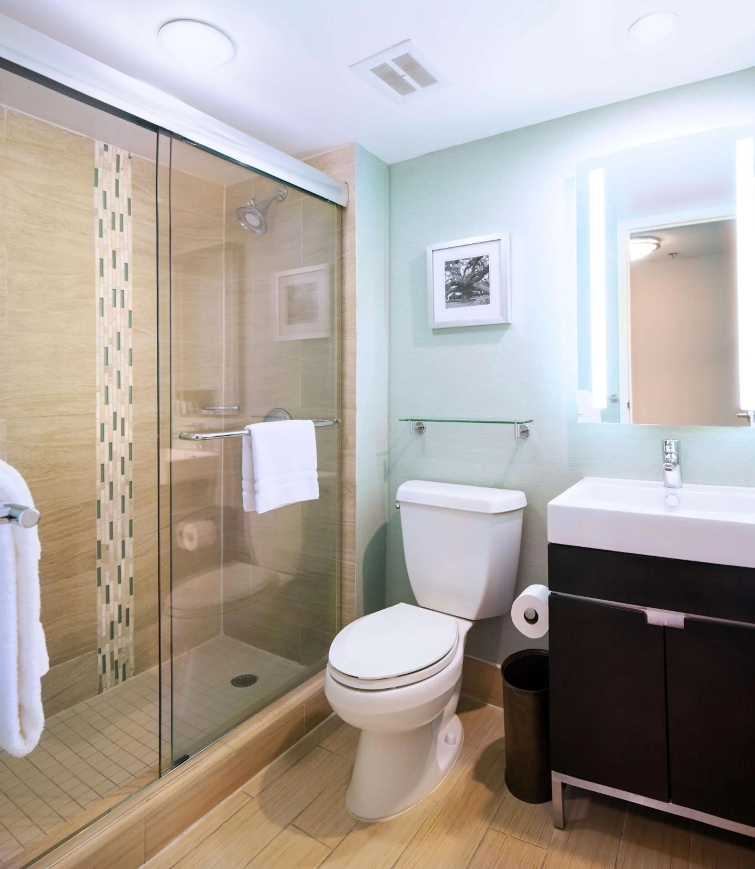 Bathroom in DoubleTree by Hilton Jacksonville Riverfront, FL