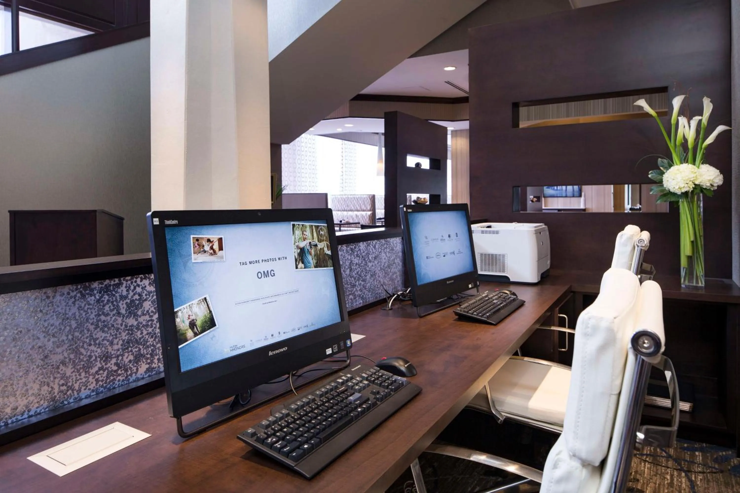 Business facilities in DoubleTree by Hilton Jacksonville Riverfront, FL