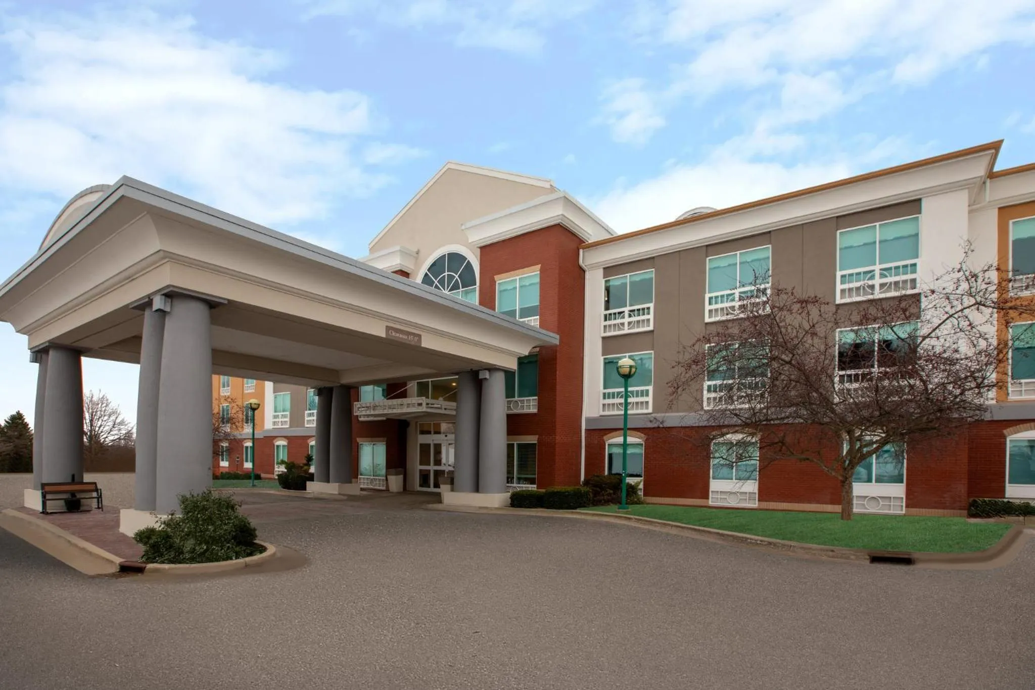 Property building in Holiday Inn Express Hotel & Suites Grand Rapids-North by IHG