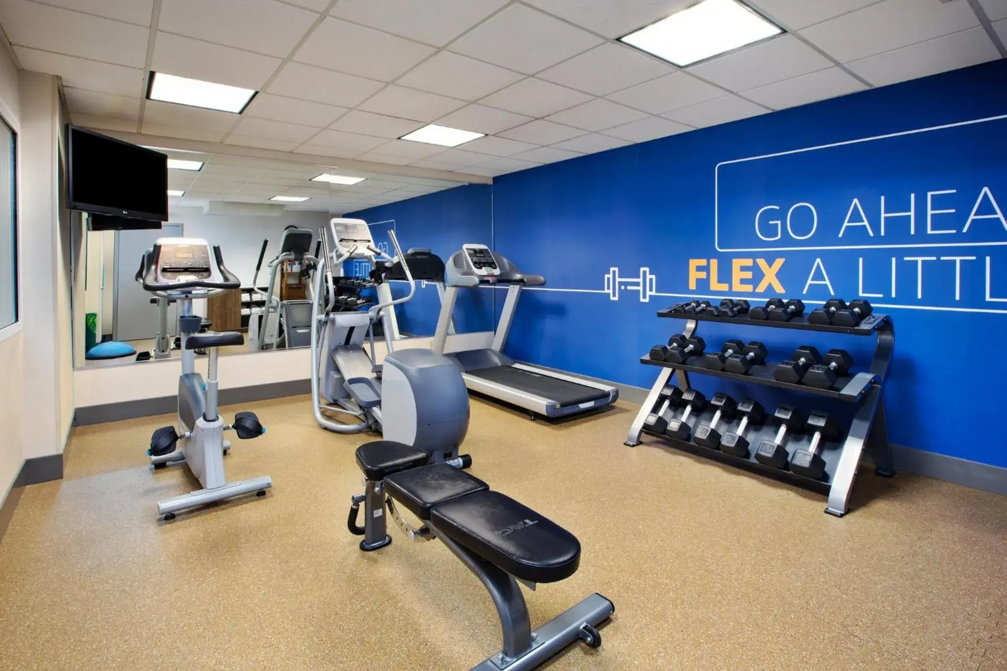 Fitness centre/facilities in Holiday Inn Express Hotel & Suites Grand Rapids-North by IHG Fitness centre/facilities in Holiday Inn Express Hotel & Suites Grand Rapids-North by IHG