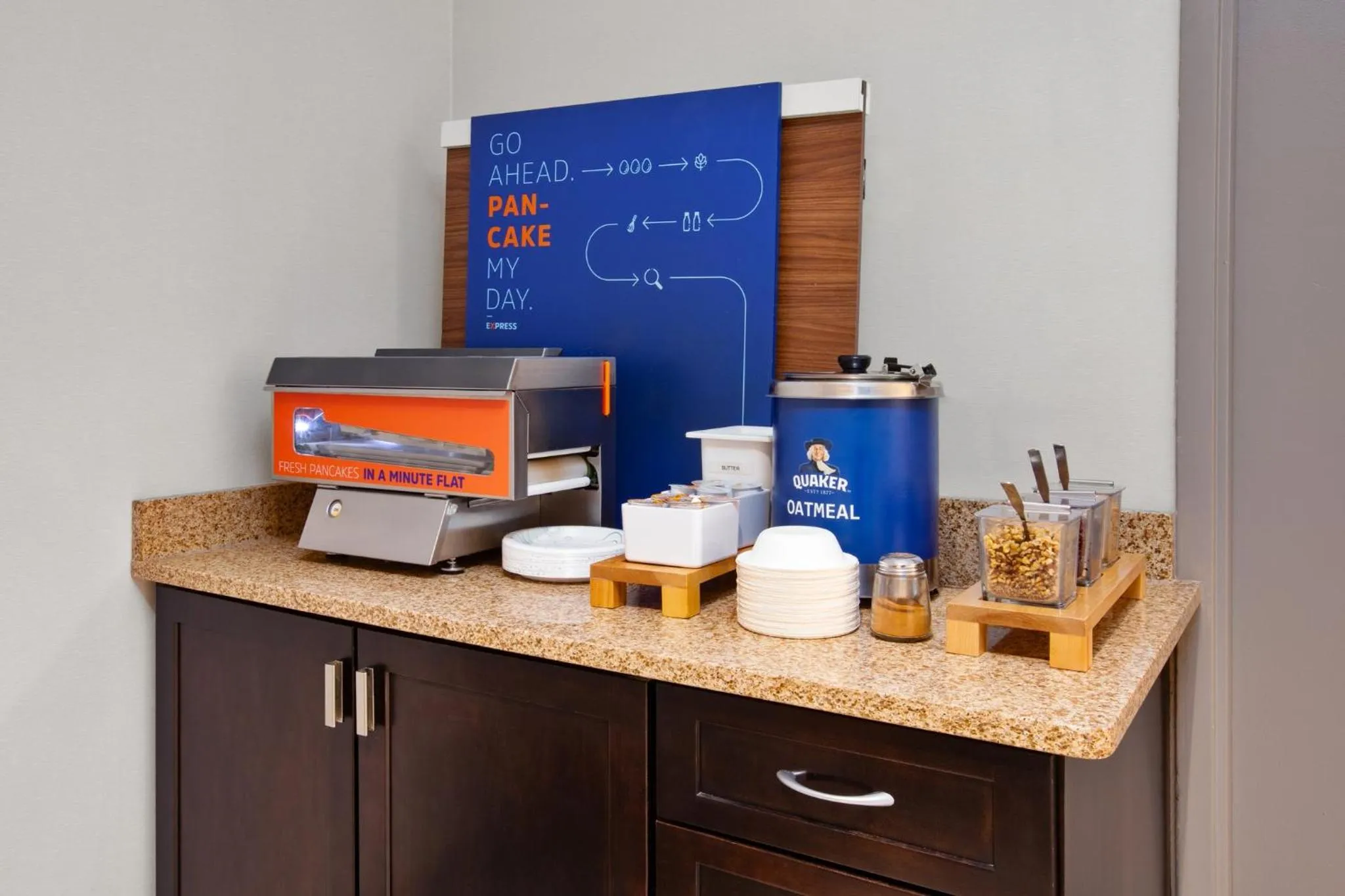 Breakfast in Holiday Inn Express Hotel & Suites Grand Rapids-North by IHG