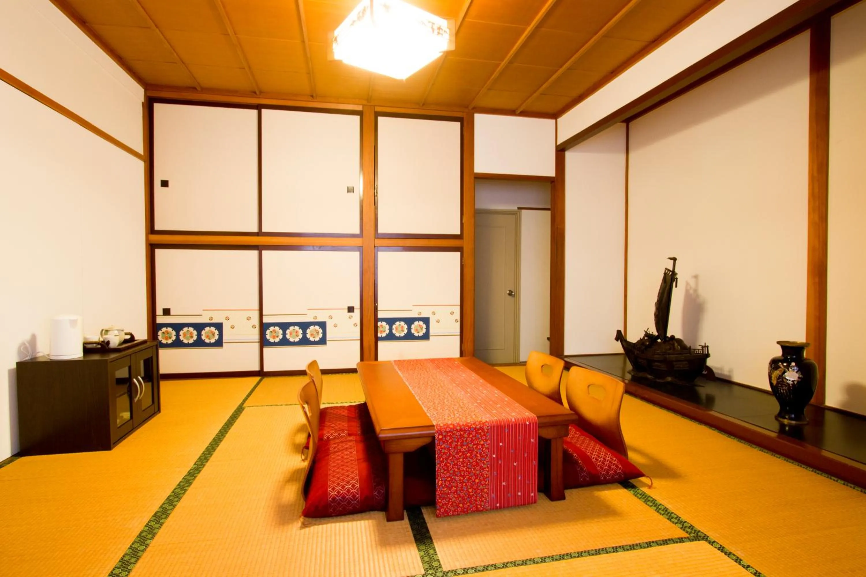 Photo of the whole room in Guesthouse Fujinokura Kawaguchiko Ekimaeten