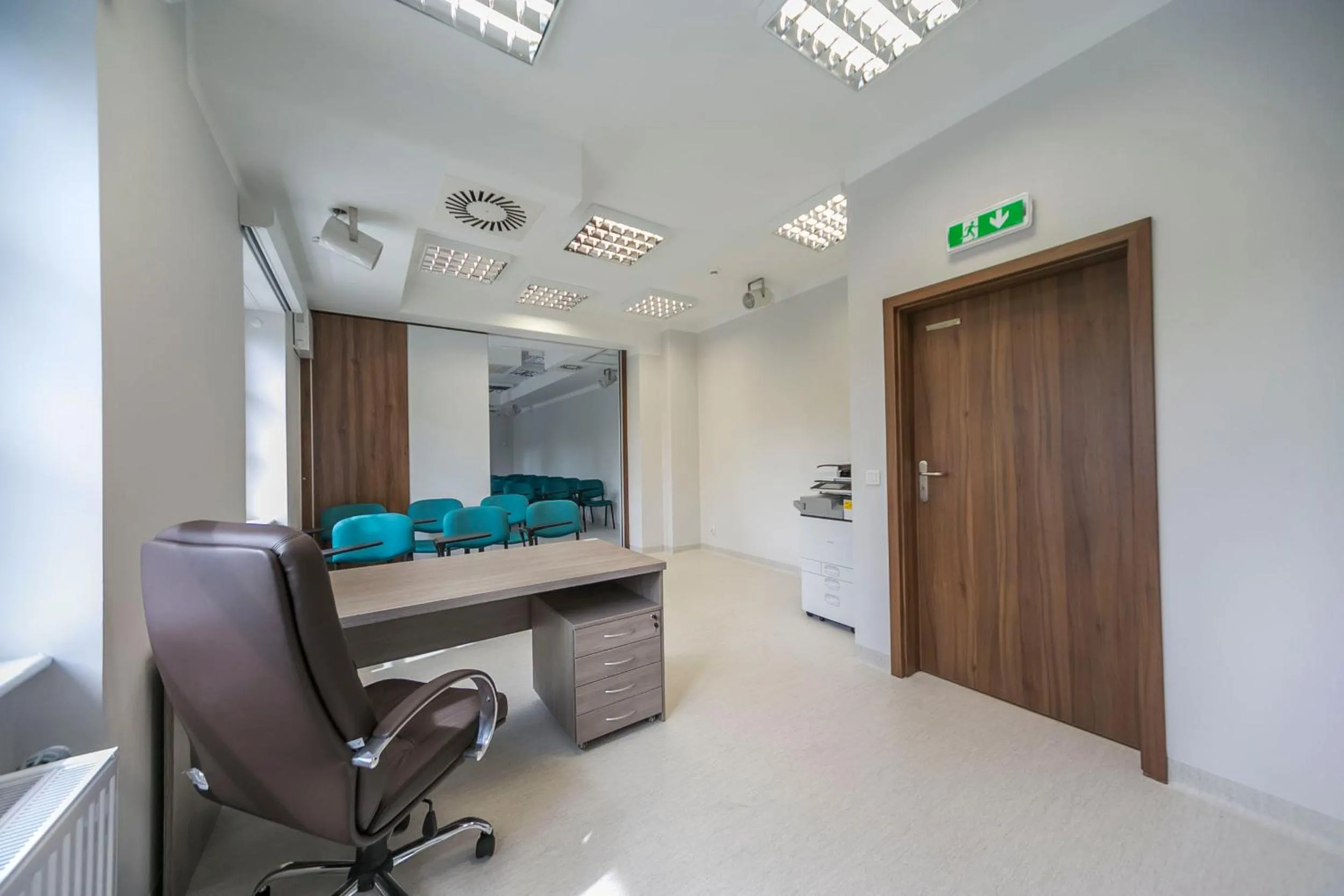 Business facilities in Centrum Żeglarskie