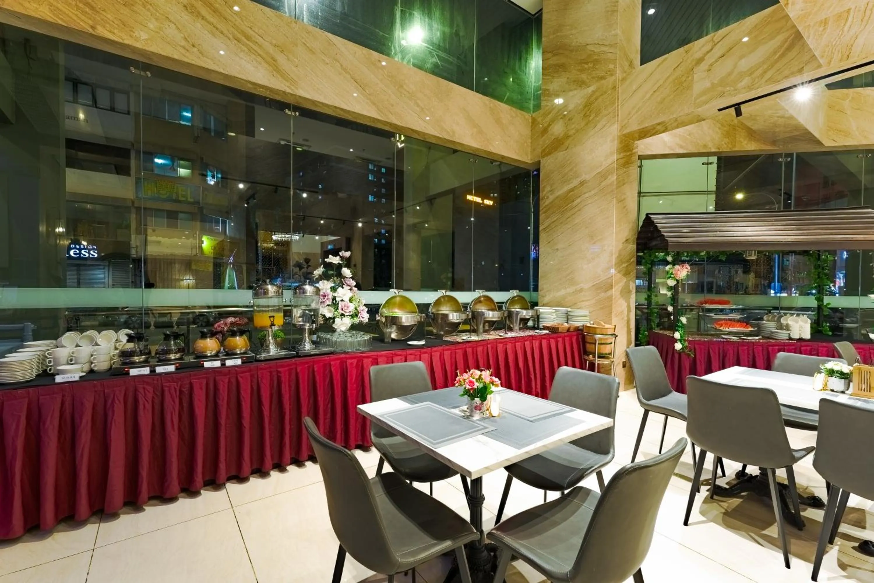 Restaurant/places to eat in Lazdana Hotel Kuala Lumpur