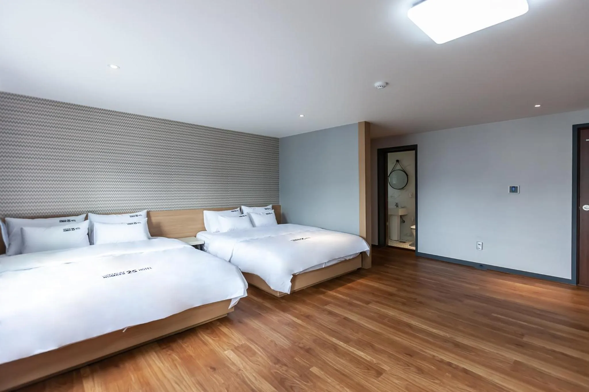 Bed in No.25 Hotel Busan Seomyeon Station