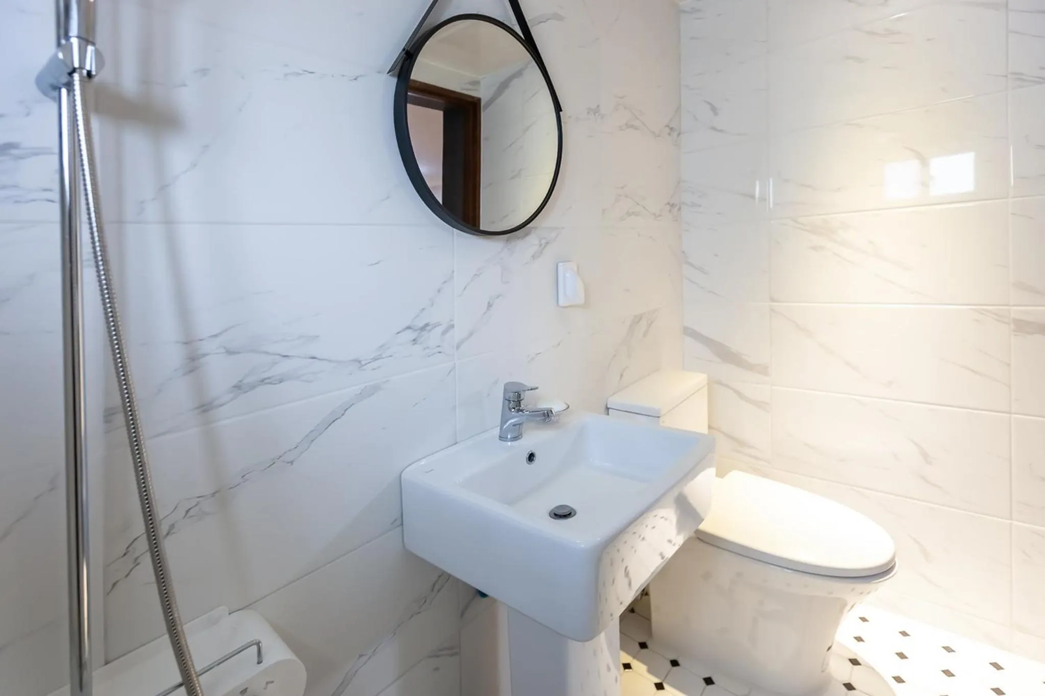 Shower in No.25 Hotel Busan Seomyeon Station