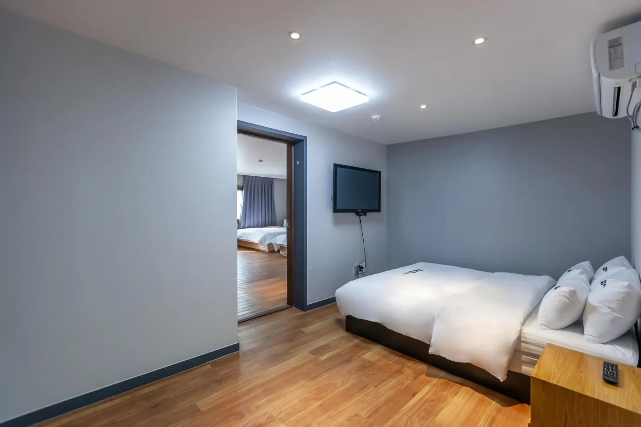 Bed in No.25 Hotel Busan Seomyeon Station